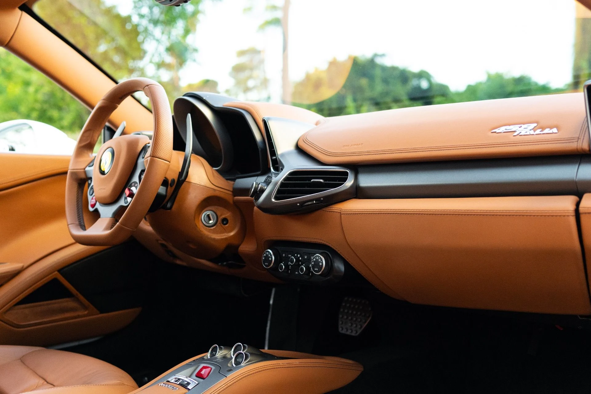 mph056_2474099676_Used_2011_Ferrari_458_Italia_1767072030_576f8294f9