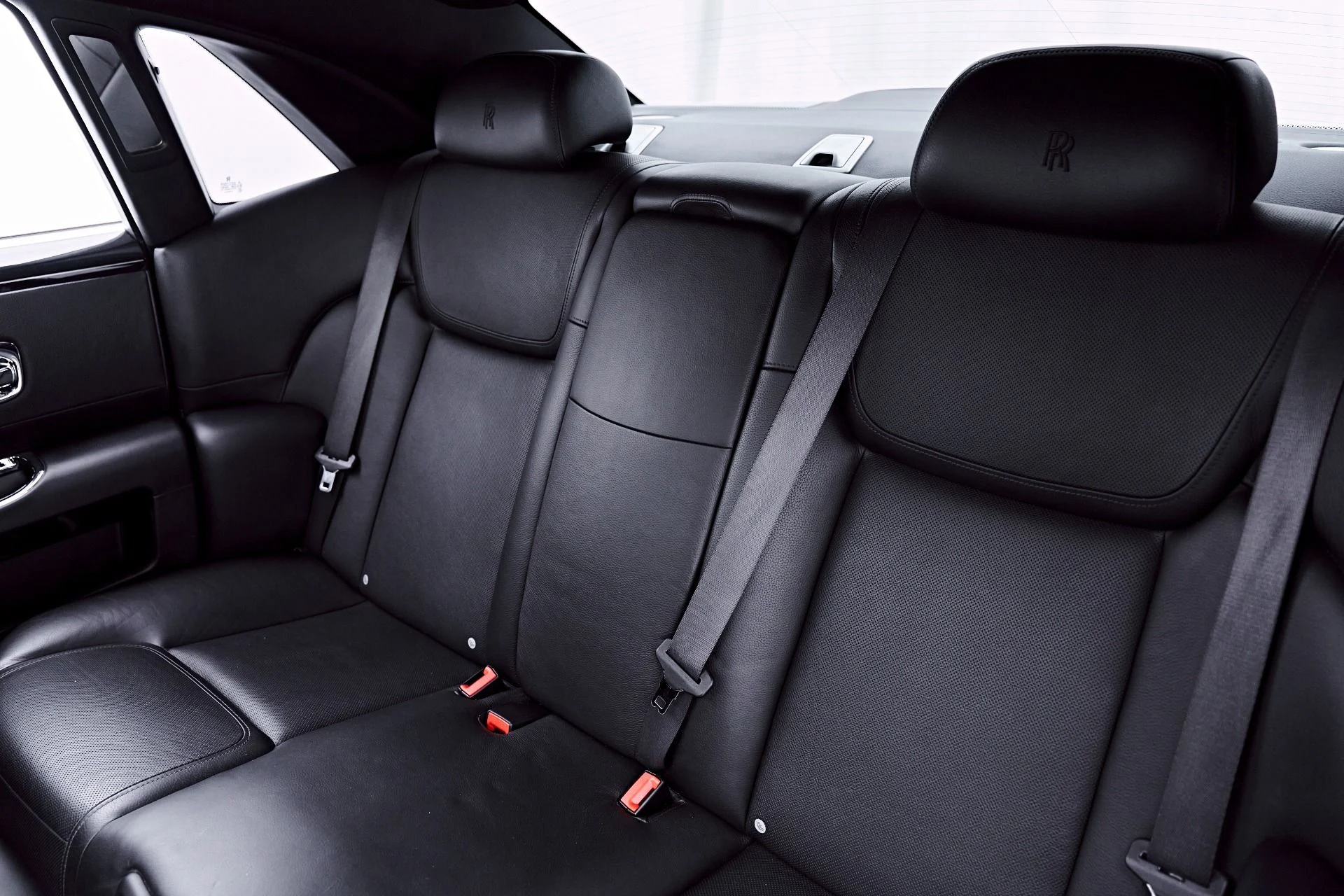 mph056_2474375054_Used_2015_Rolls_Royce_Ghost_Base_1783648208_0179a3b9ed