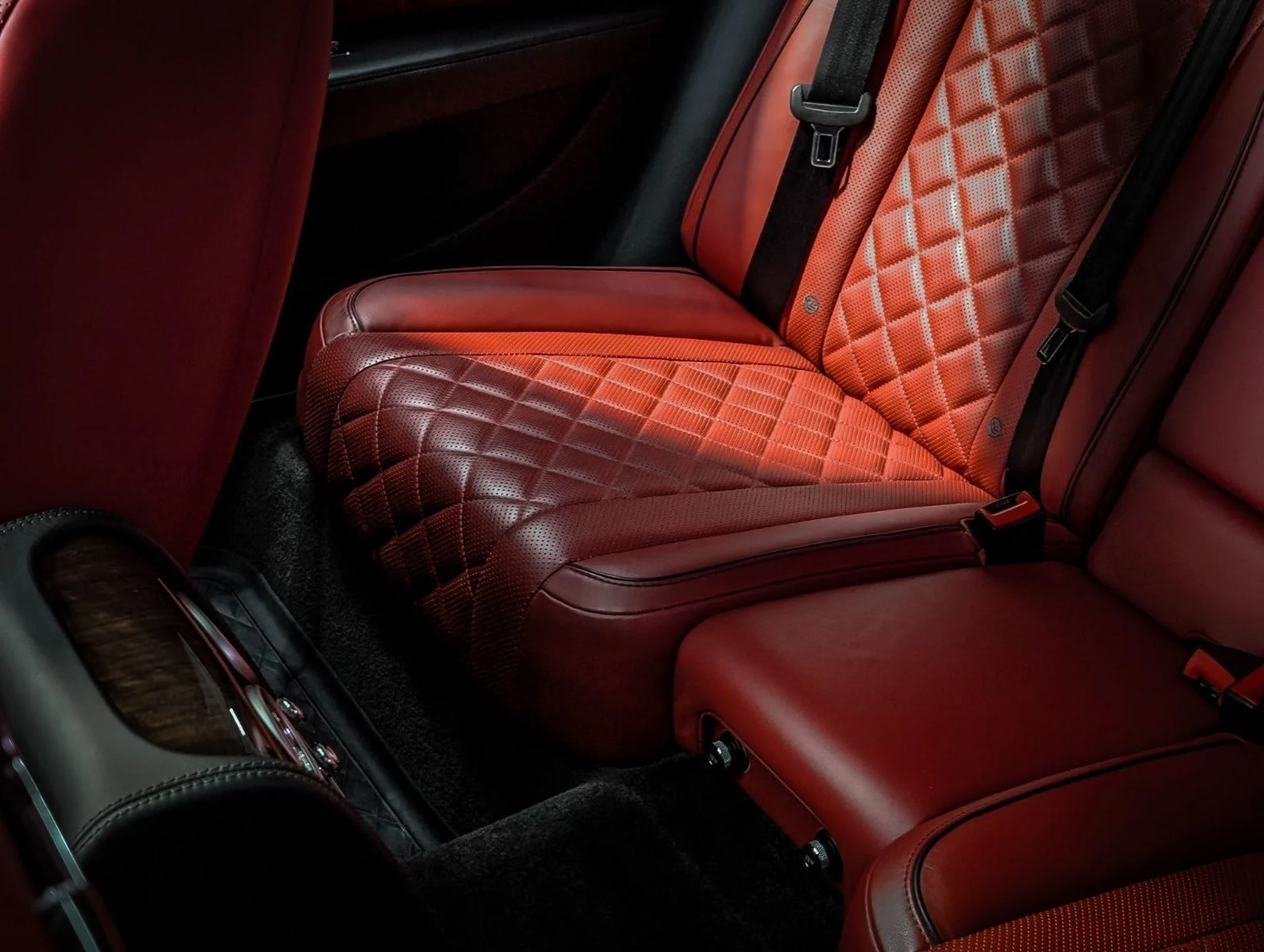 mph056_2477307564_36587952_07397_2017_bentley_flying_spur_018_cda084dd71