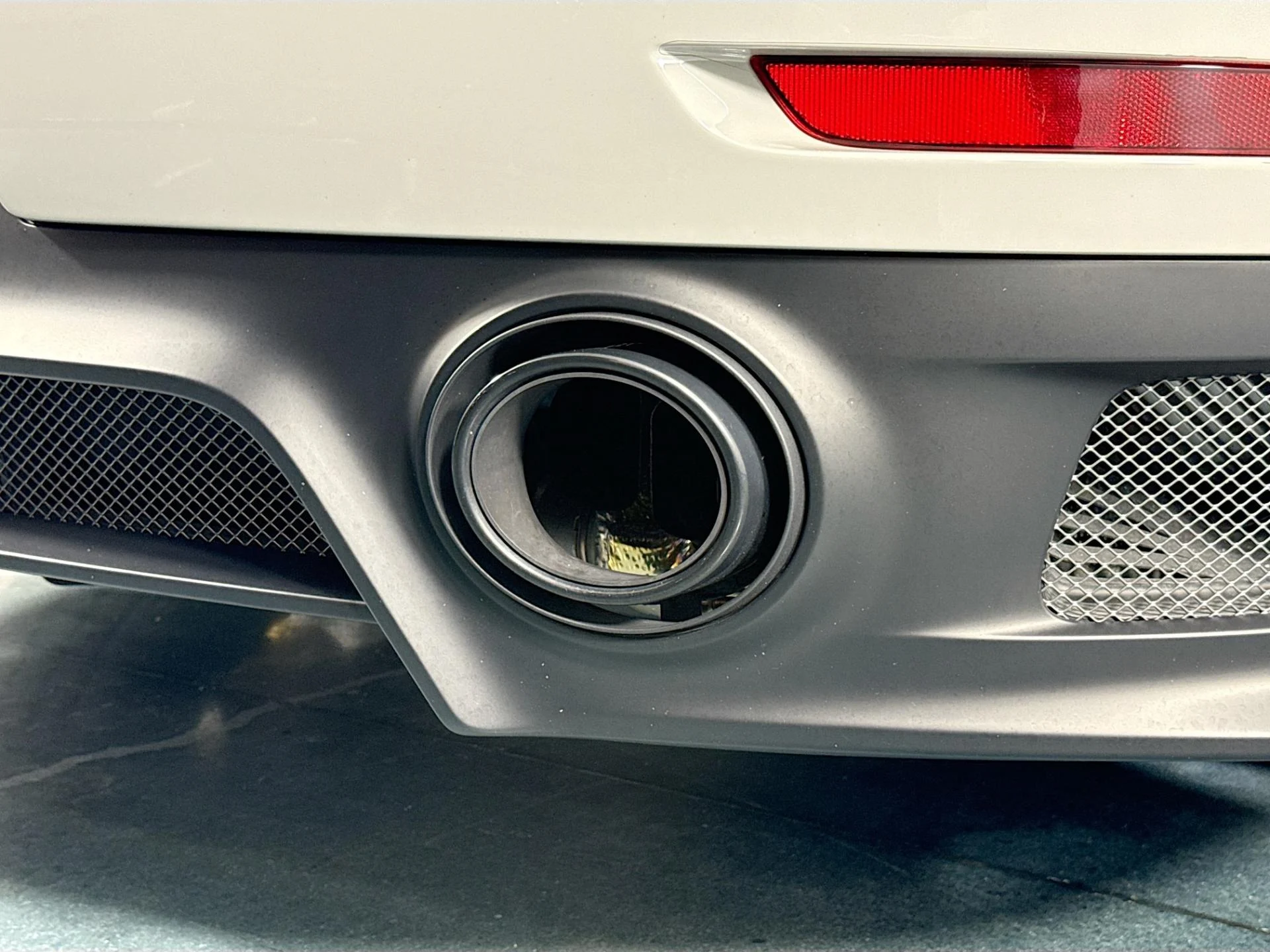mph056_2519997766_Used_2018_Porsche_911_GT_2_RS_Weissach_Package_1784604514_75db1a5ff7