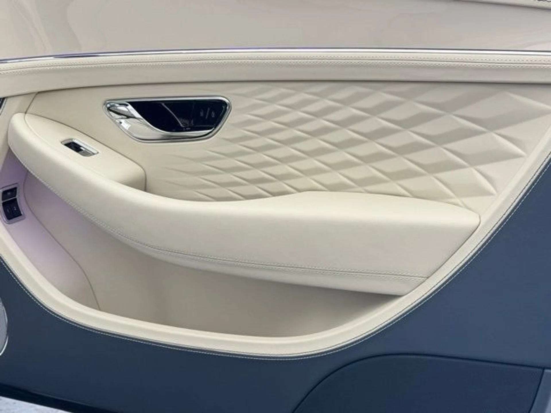 mph056_2543629957_yc5hh49ees1nfunz21is3qxhbnft_5101fa3987