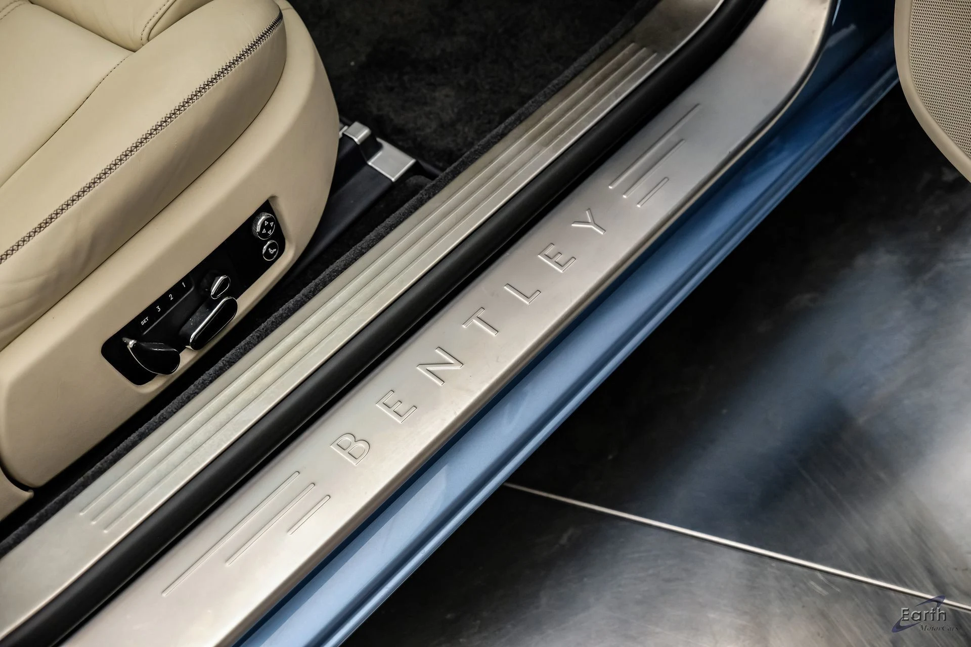 mph056_2543873799_01c0c803b318a9e293147171dec34c28x_979a573e74