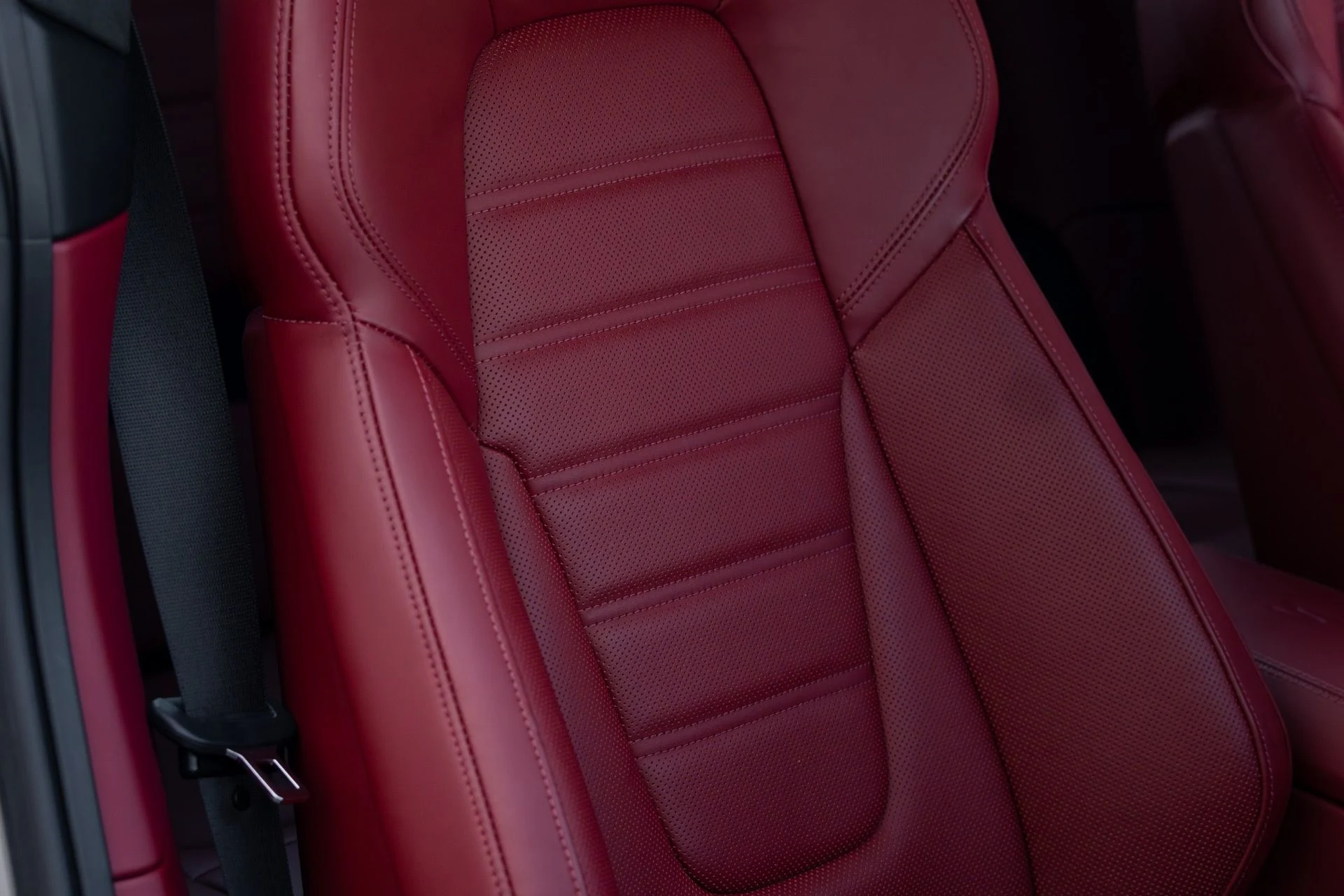 mph056_2550077204_Used_2022_Porsche_911_Turbo_S_1770440097_21182726fd