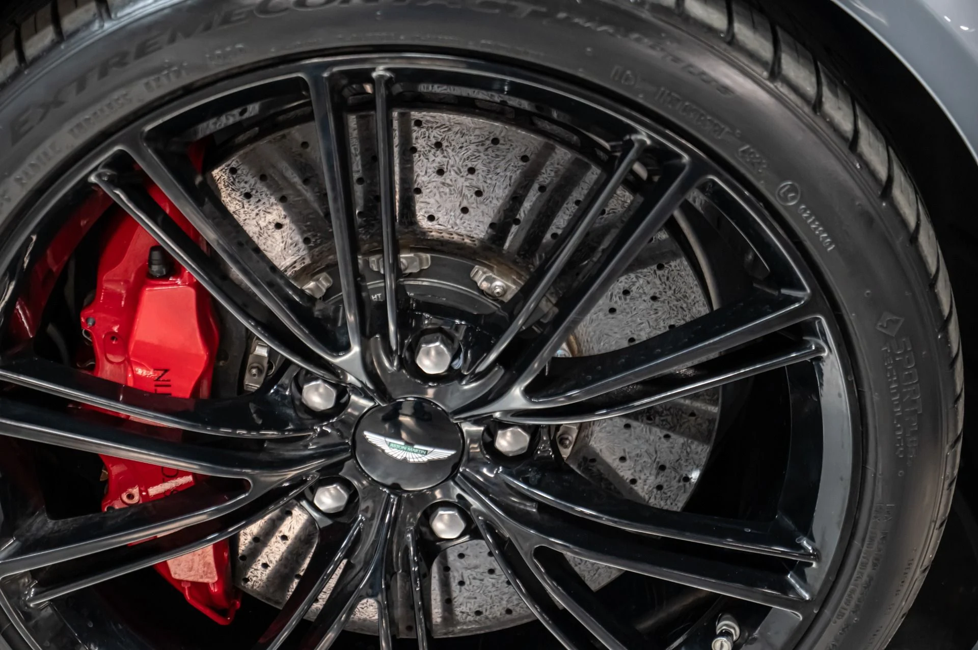 mph056_257589443_Used_2014_Aston_Martin_Vanquish_V12_1729699077_4670cc4700