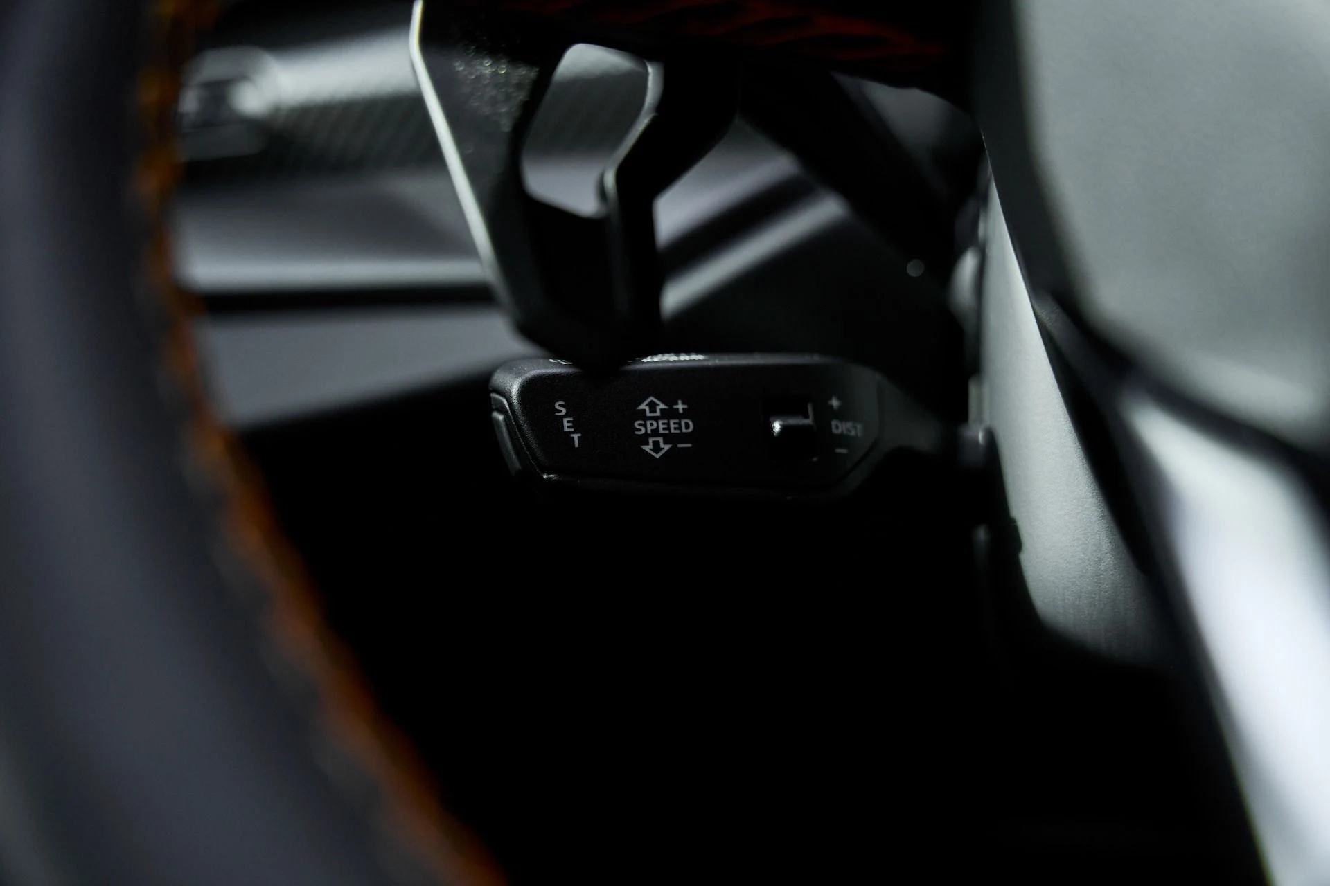 mph056_2589991619_Used_2022_Lamborghini_Urus_1766457451_4d7a4c659d