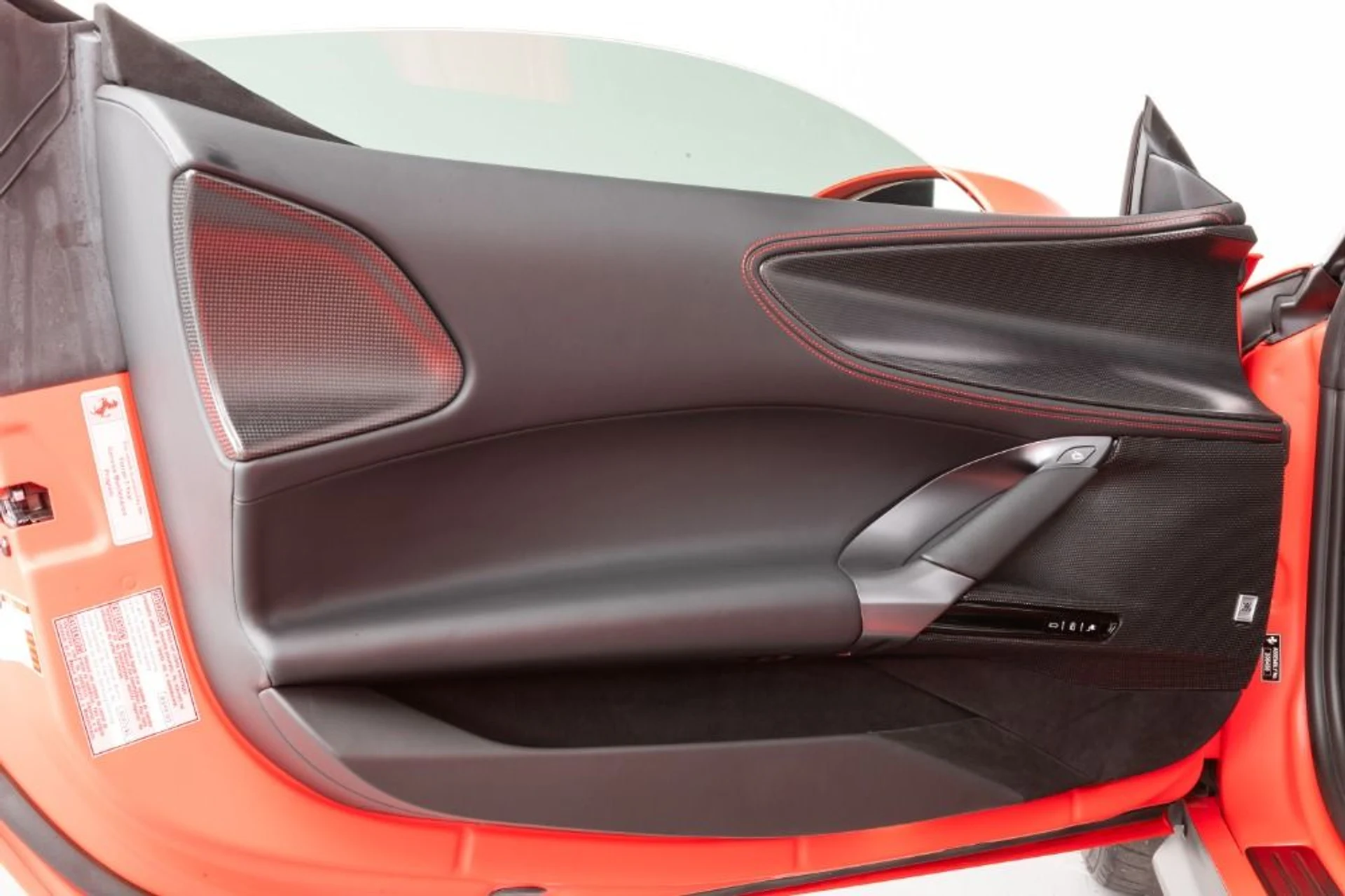 mph056_2628041732_Used_2022_Ferrari_SF_90_Spider_307a92777d