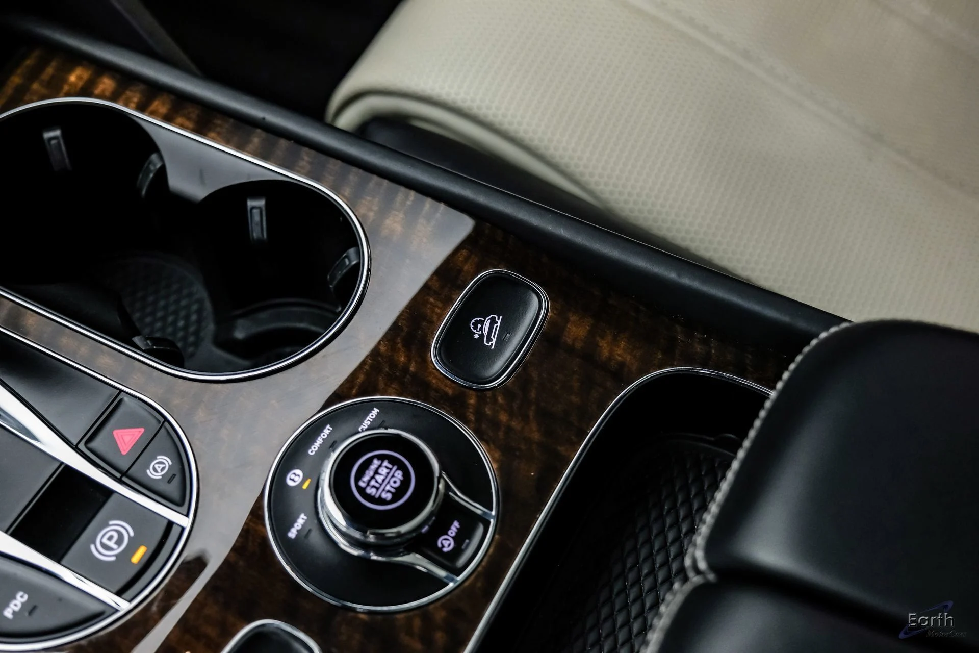 mph056_2648471665_5fb0cb9b1ee49328d62eb2685a8e6989x_79e923a5c9