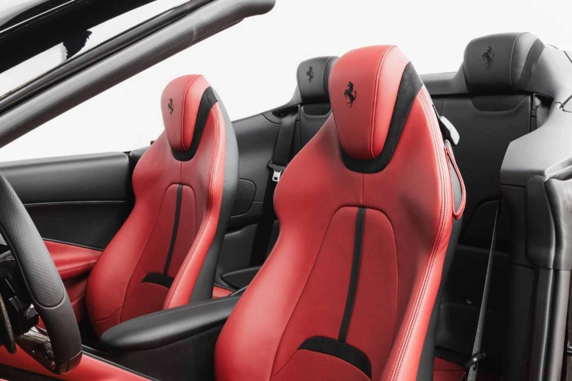 mph056_26541230_Used_2024_Ferrari_Roma_Spider_fafb0f5242