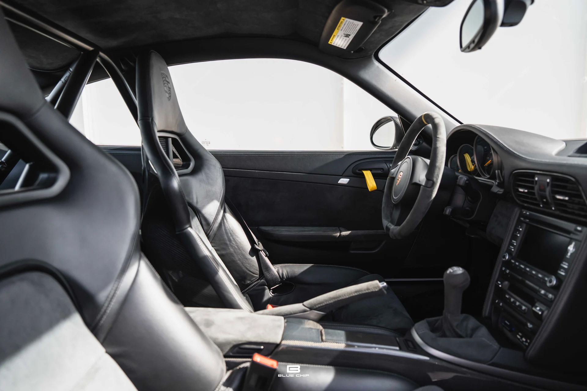 mph056_2683419373_6a34671777dddf10628bc185_2011_Porsche_GT_2_RS_56_d6faee18ee