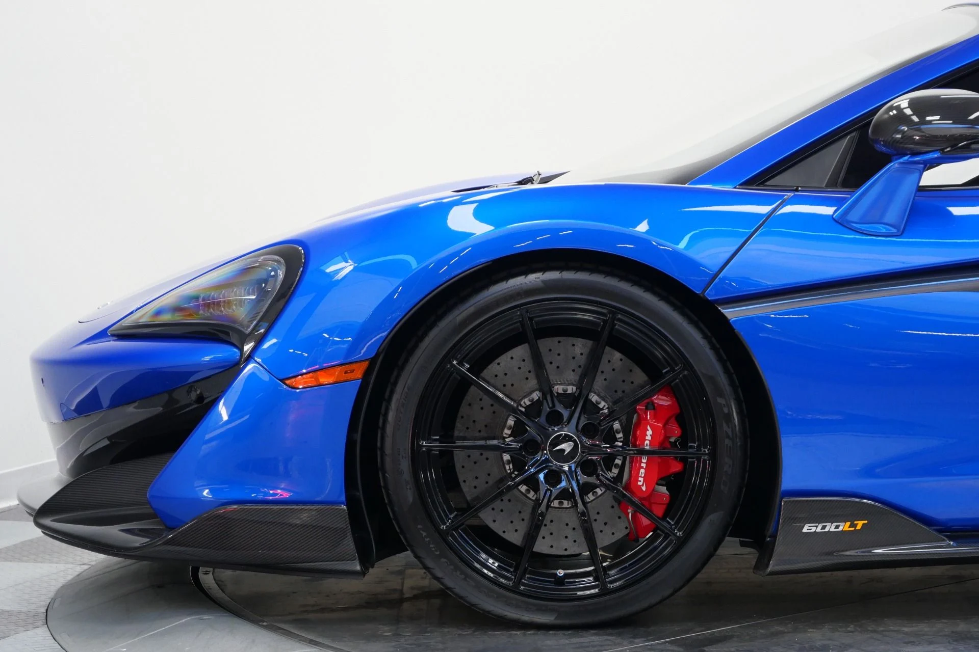 mph056_2692154568_Used_2019_Mc_Laren_600_LT_Carbon_Packs_1_and_2_Bowers_and_Wilkins_Audio_Ultra_Lightweight_Wheels_1767975670_604fb64ddd