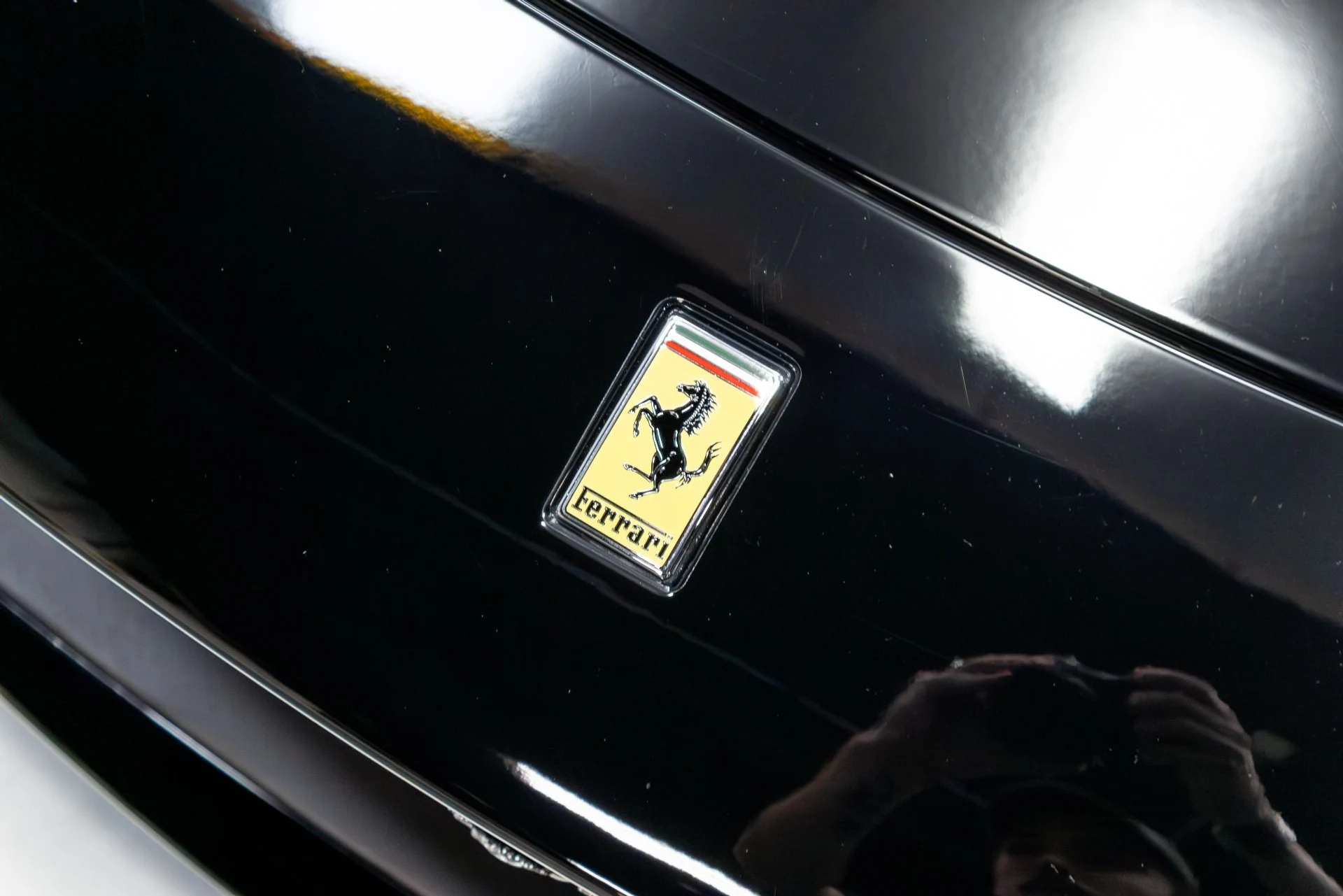 mph056_2714220537_Used_2022_Ferrari_Roma_1775684538_8576b093a5