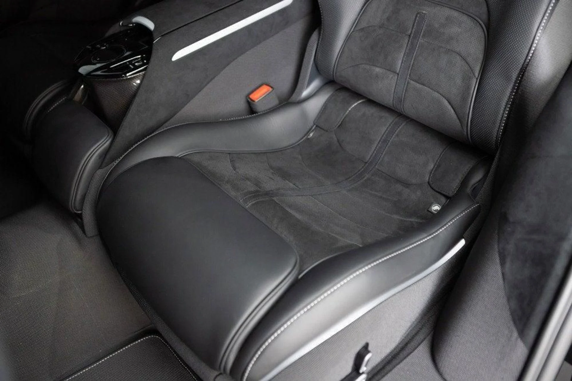 mph056_2717308068_Used_2025_Ferrari_Purosangue_1777382833_1f9e1e04bb