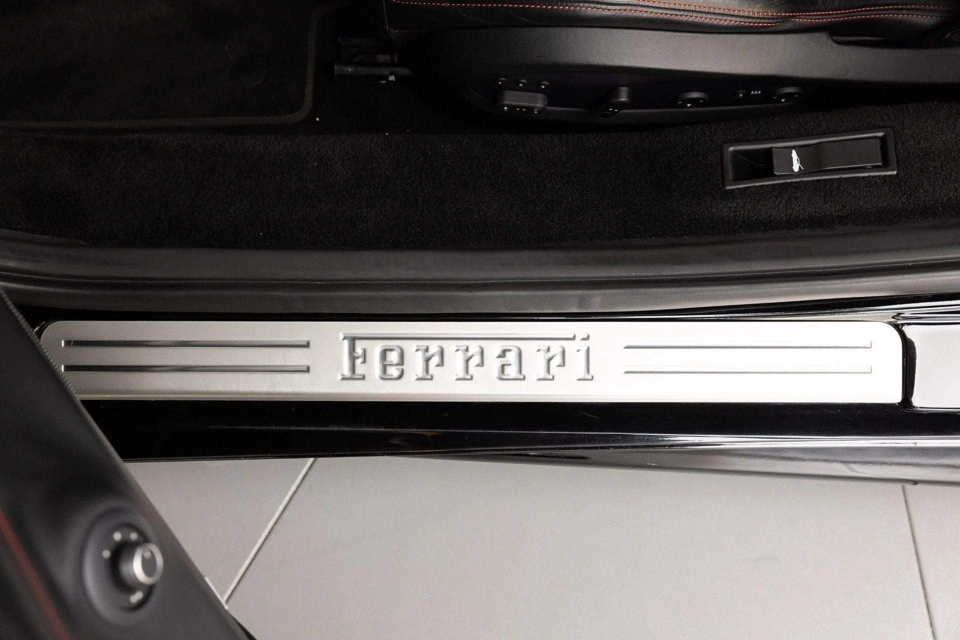 mph056_2729078828_Used_2017_Ferrari_488_Spider_1787836788_c5a7a38b02