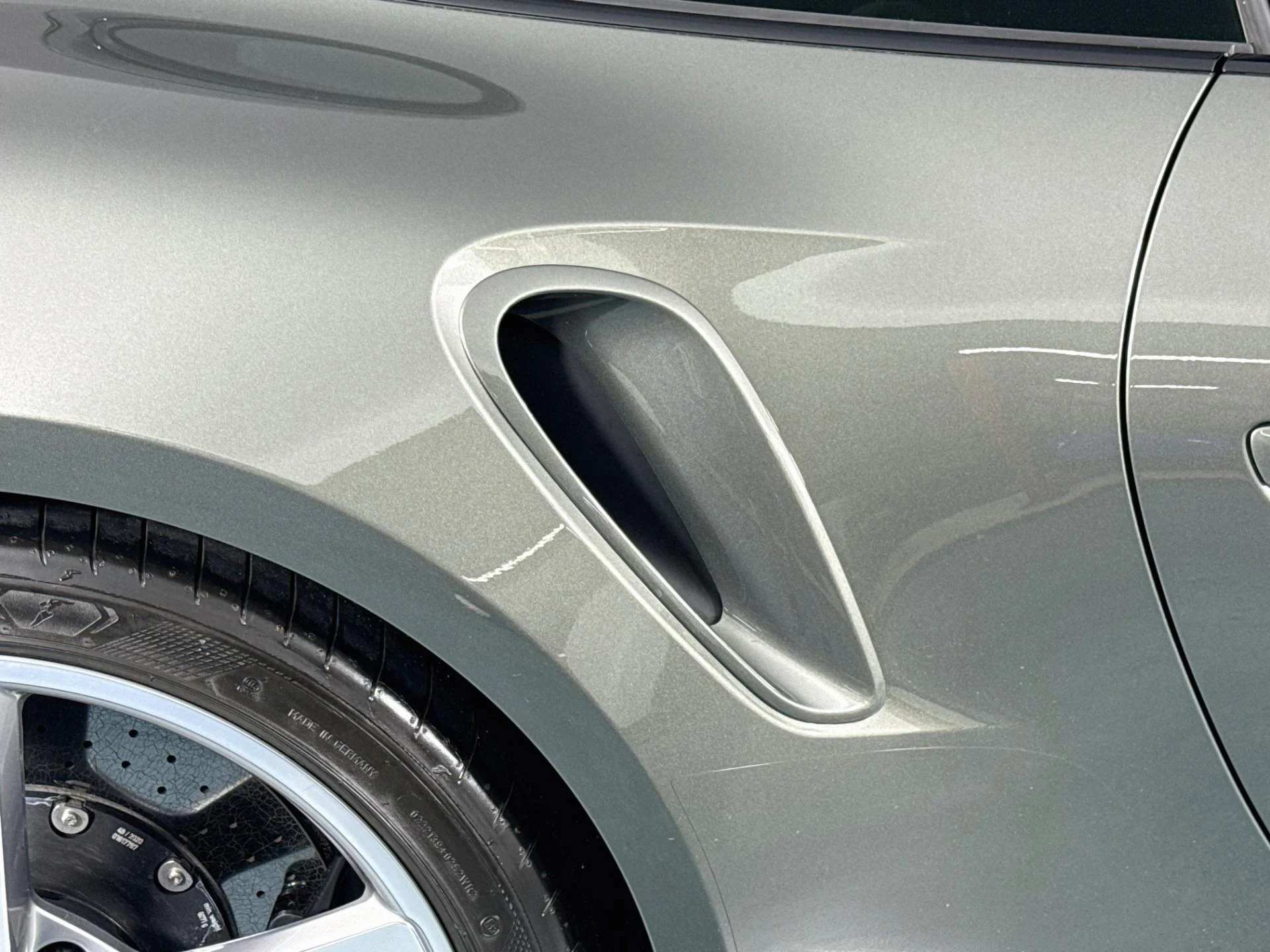 mph056_2770329479_Used_2021_Porsche_911_Turbo_S_1789763428_fcb945365c