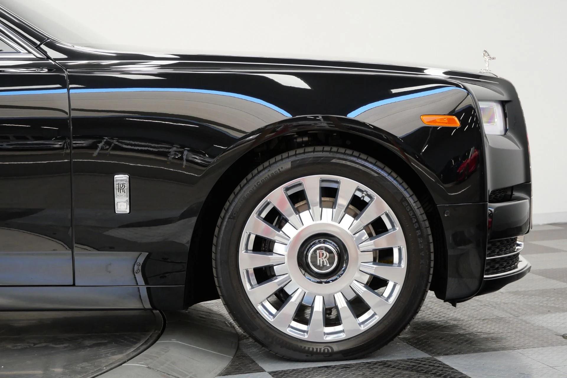 mph056_2797812209_Used_2019_Rolls_Royce_Phantom_The_Phantom_Package_Very_Low_Miles_Bespoke_Audio_1791821565_566598c893