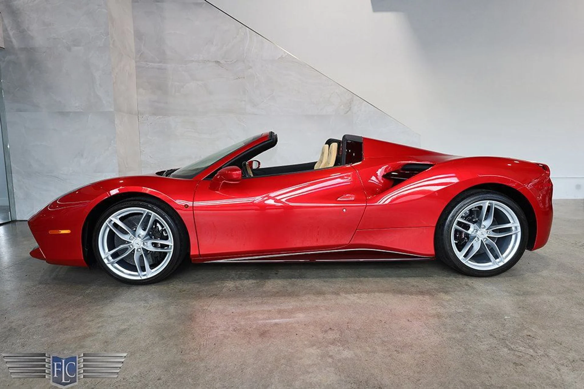 mph056_2803195175_used_2019_ferrari_488_spider_convertible_9689_22929028_57_1024_052ee08a91