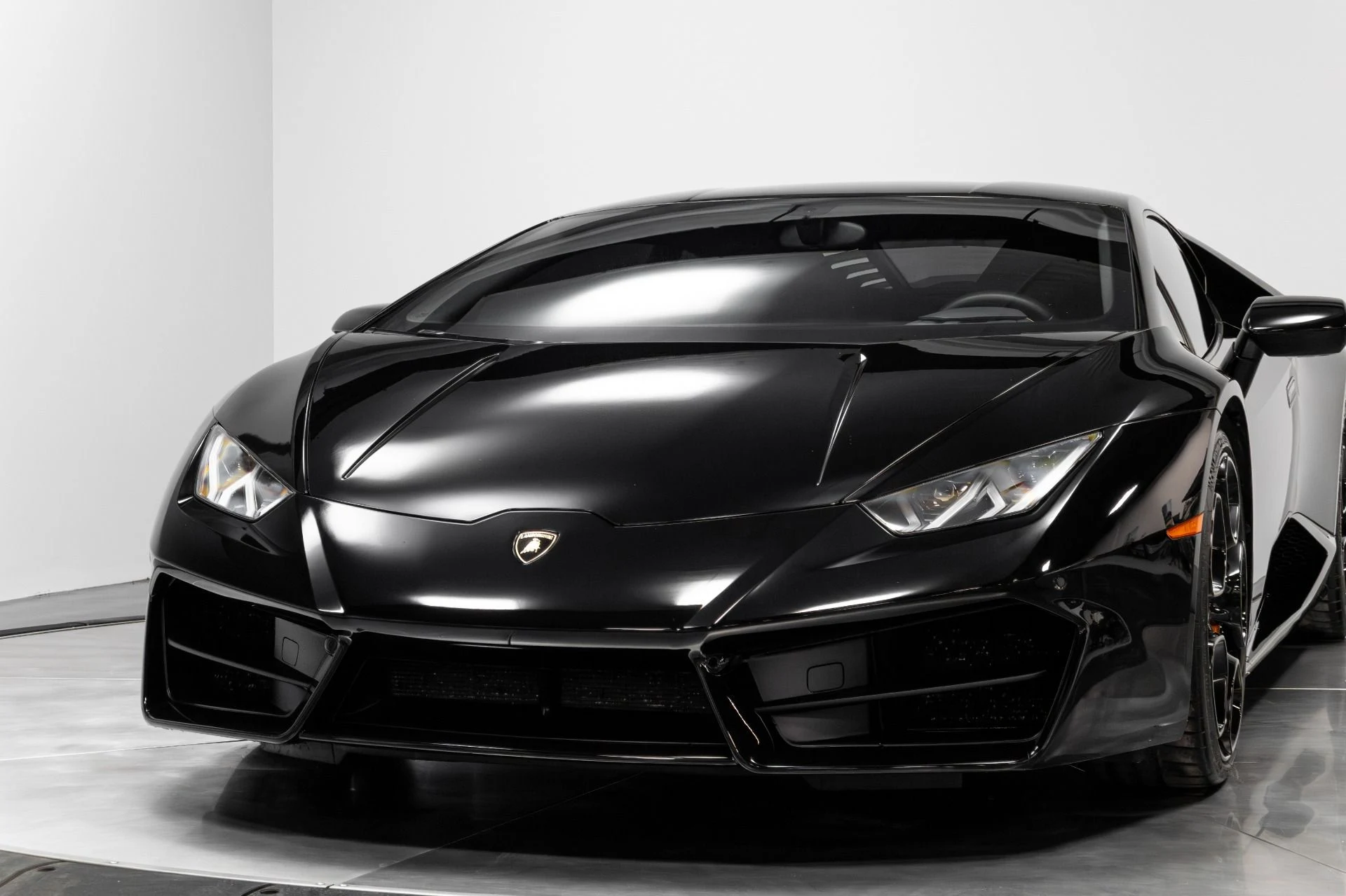 mph056_280984389_Used_2017_Lamborghini_Huracan_LP_580_2_1771545817_c2c8a93e11