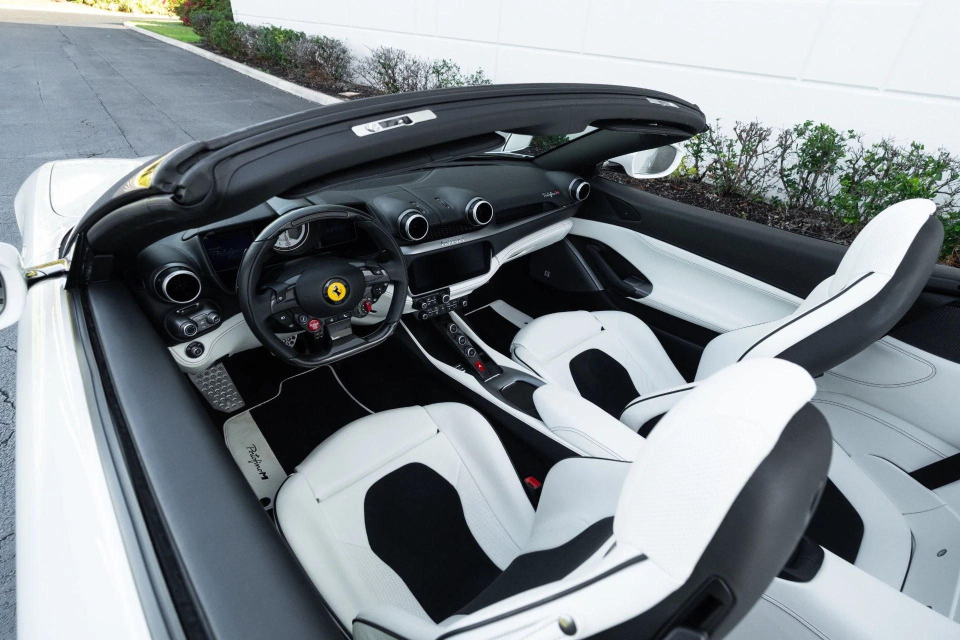mph056_2826611831_Used_2023_Ferrari_Portofino_M_1766185478_4c167d1e7c