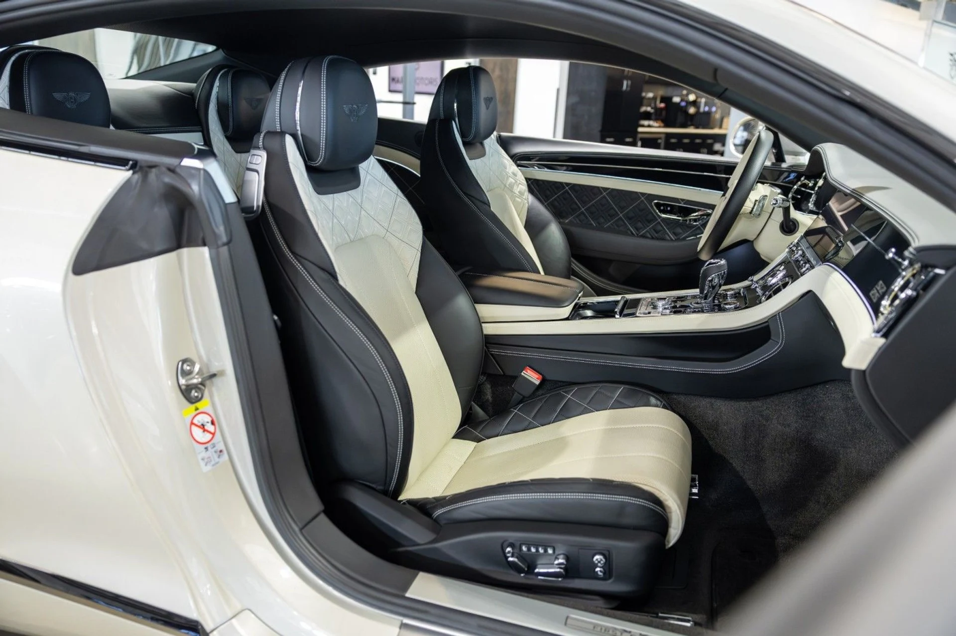 mph056_2845577006_sg_b83378c40f