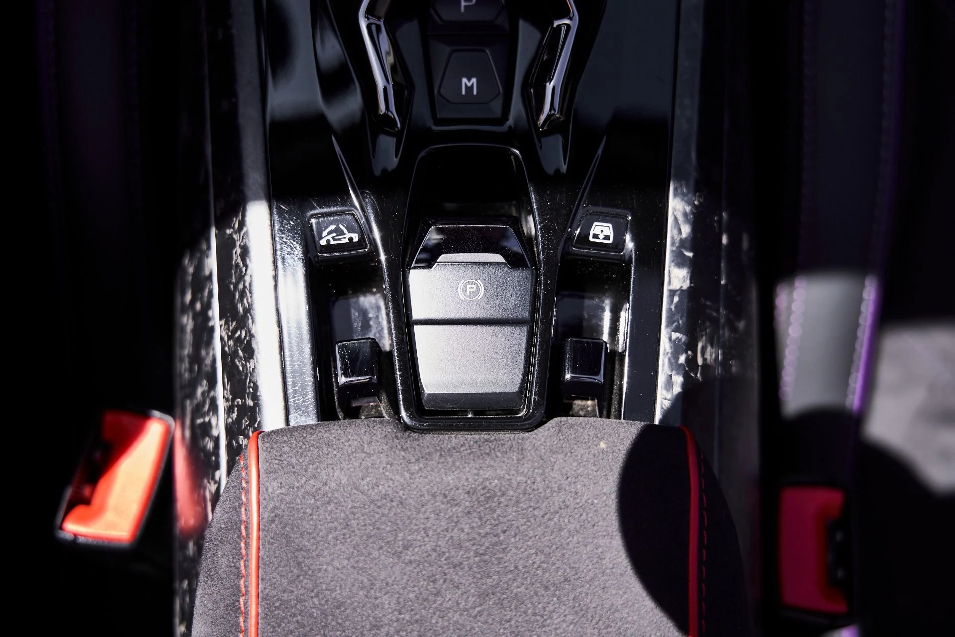 mph056_2848158976_Used_2024_Lamborghini_Huracan_EVO_Base_1776733933_4cc513f2ff