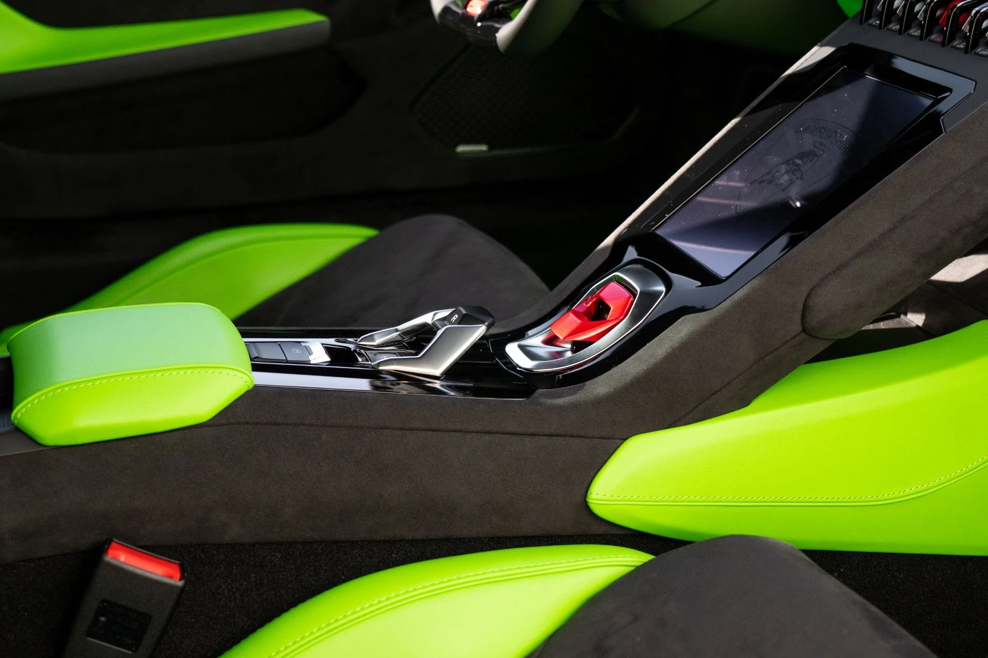 mph056_2851158727_Used_2023_Lamborghini_Huracan_Tecnica_1761058582_65a6d165e5