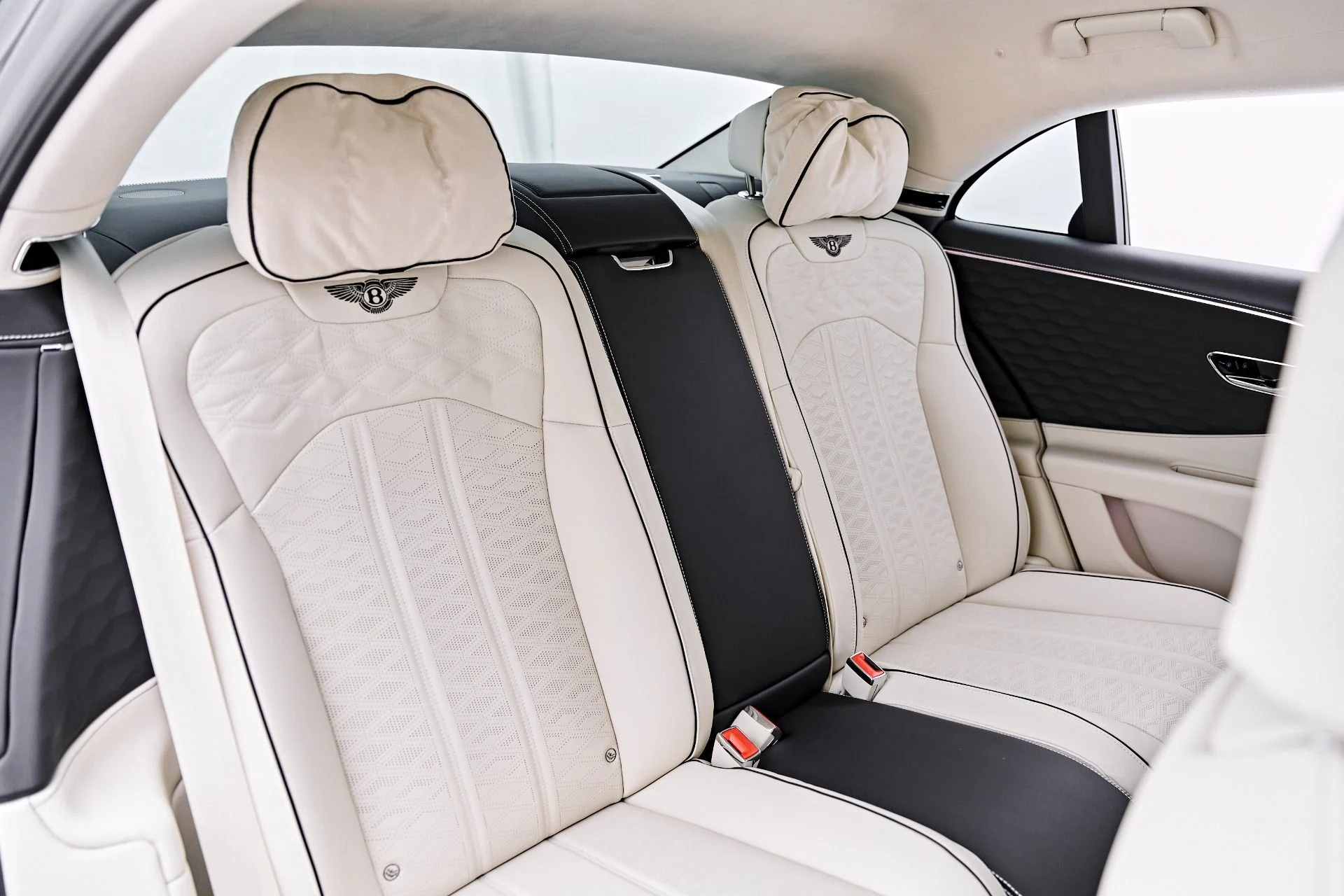 mph056_2895749357_Used_2025_Bentley_Flying_Spur_Speed_1786412258_9d7ed8f3ce