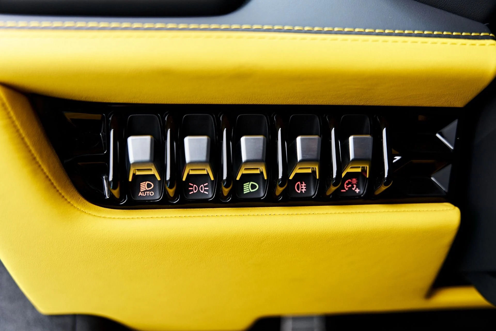 mph056_2903535806_Used_2024_Lamborghini_Huracan_Tecnica_Base_1788455462_0e9d055e74