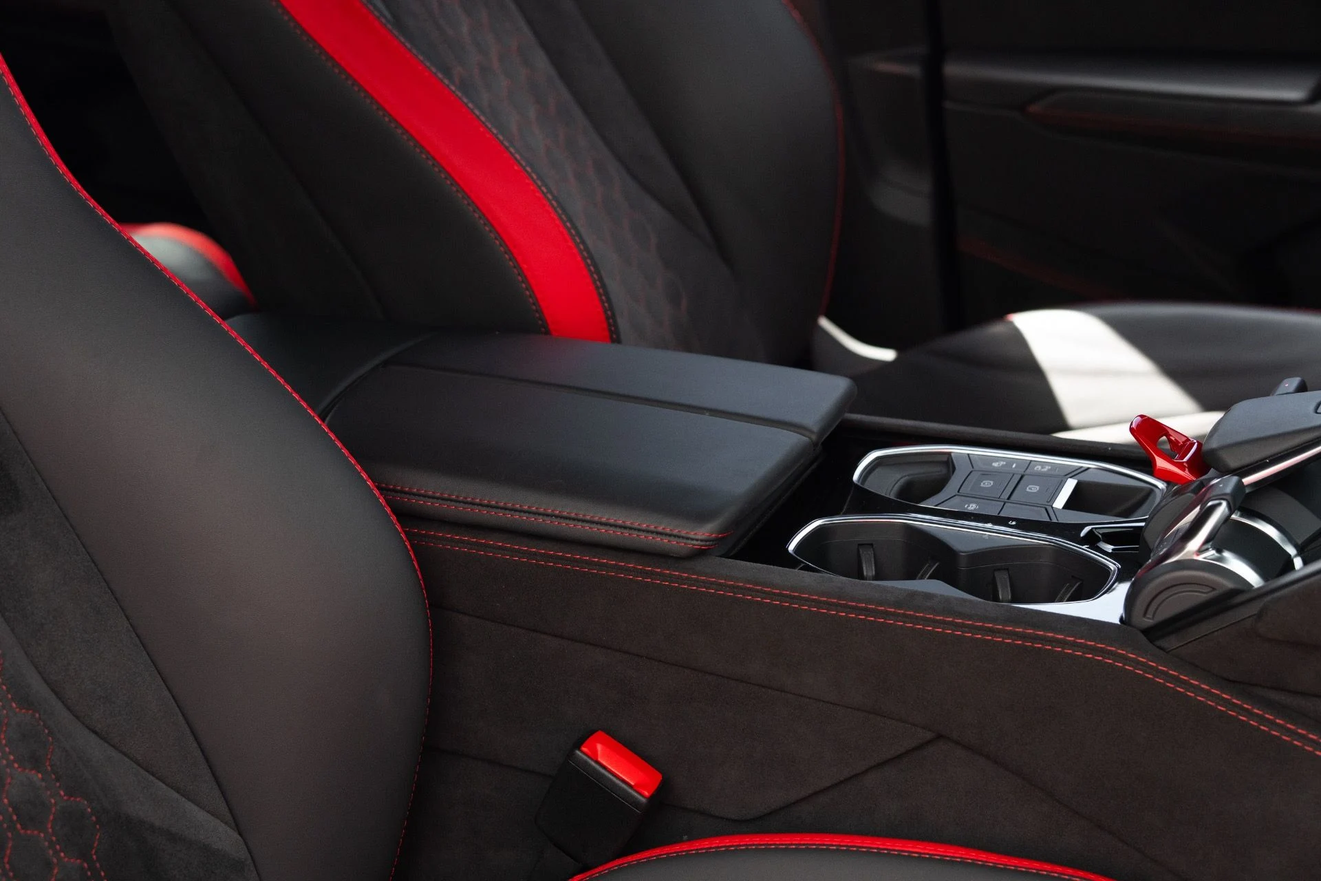 mph056_292808252_Used_2023_Lamborghini_Urus_S_1771018680_41fe314985