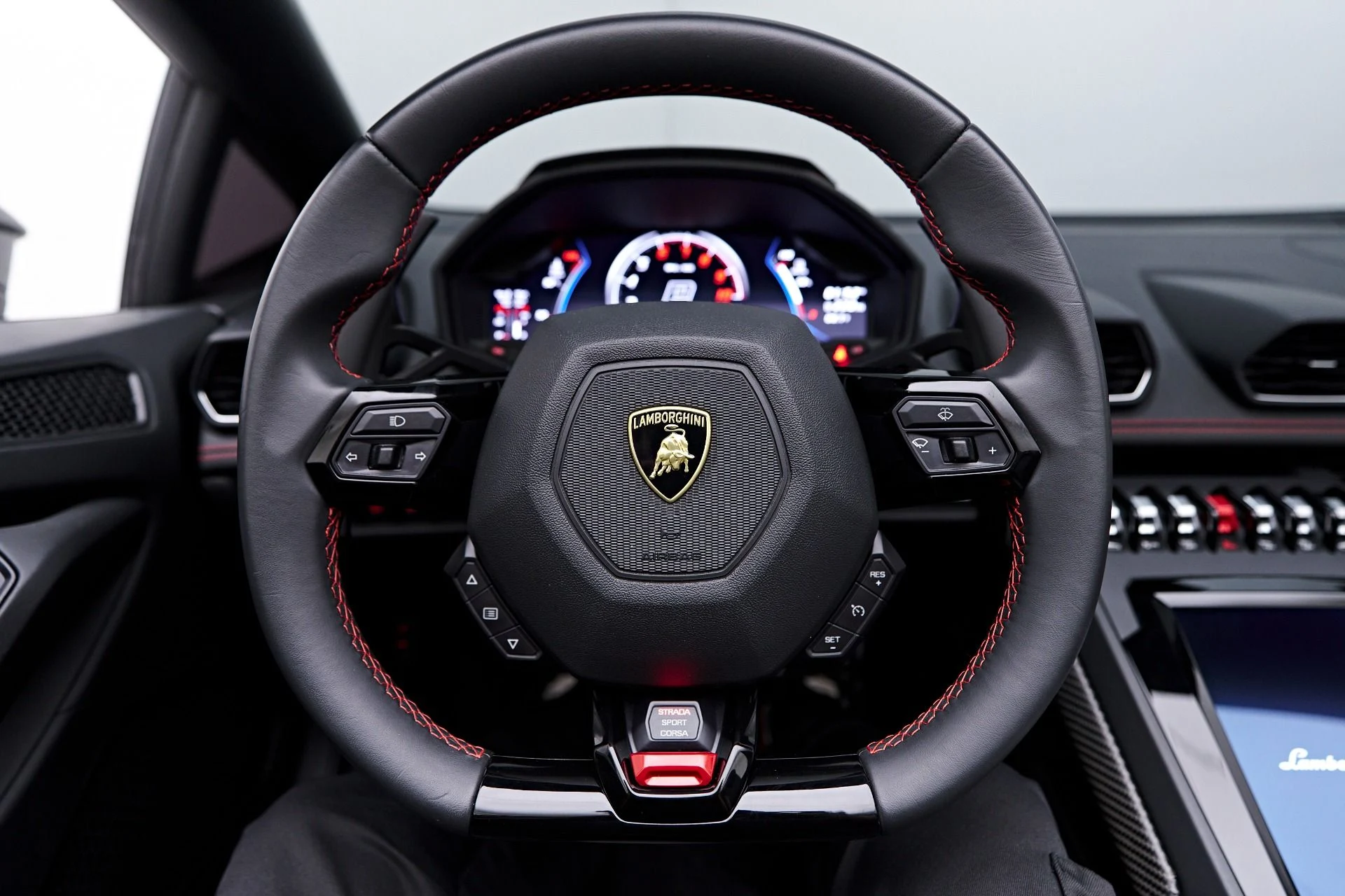 mph056_2963733535_Used_2020_Lamborghini_Huracan_EVO_Base_1755655943_b827235c1f