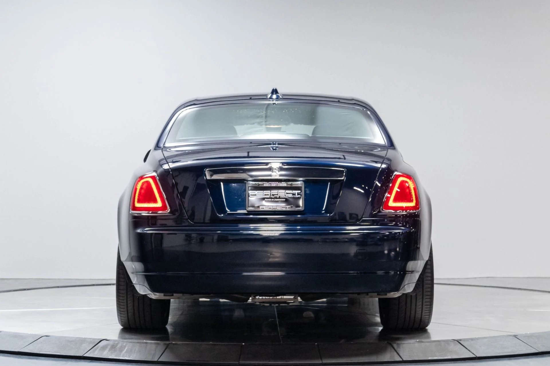 mph056_2991363228_Used_2018_Rolls_Royce_Ghost_Base_1786492649_0a7b7e4993