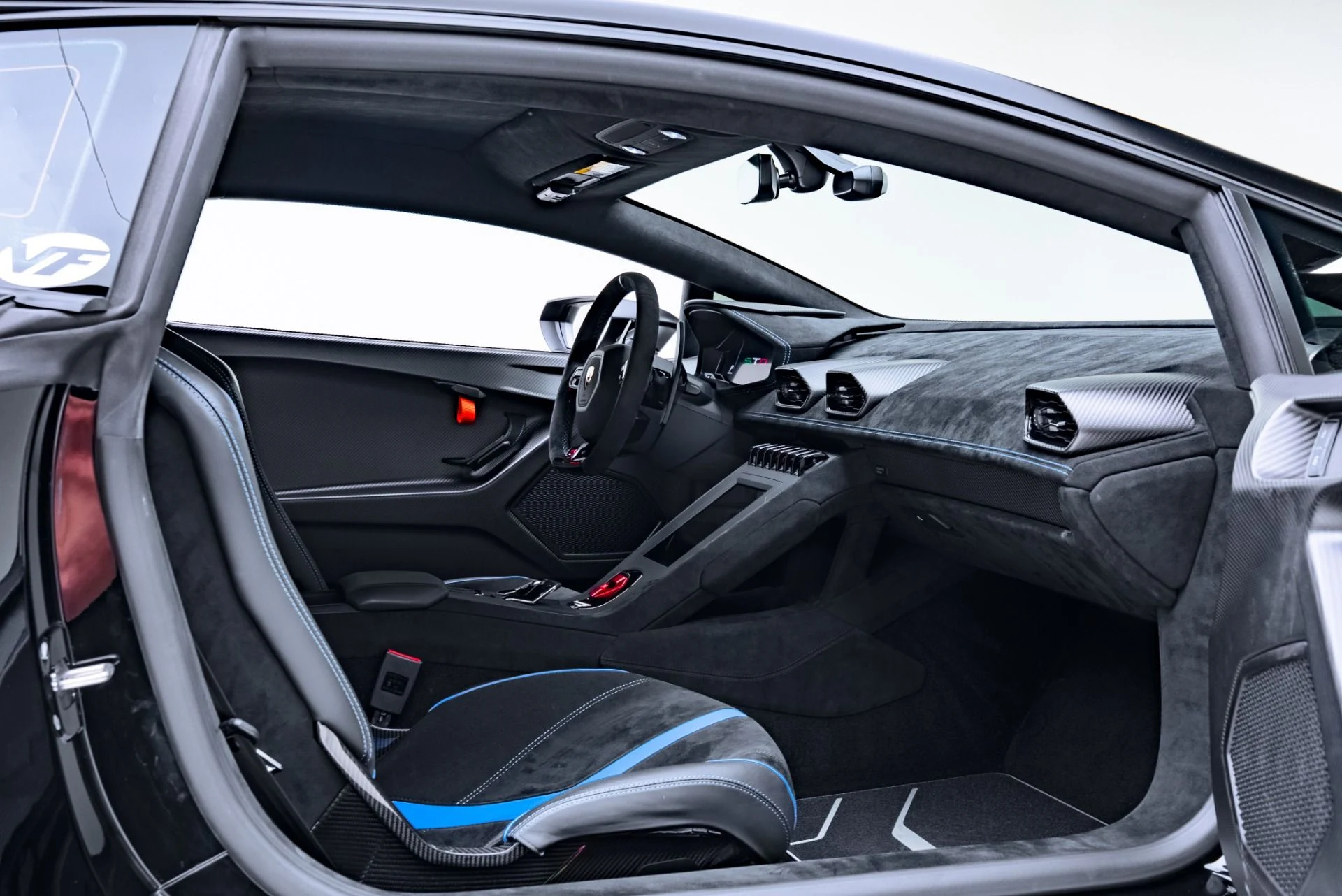 mph056_3009943223_Used_2022_Lamborghini_Huracan_STO_1771969636_e7053f6c9b