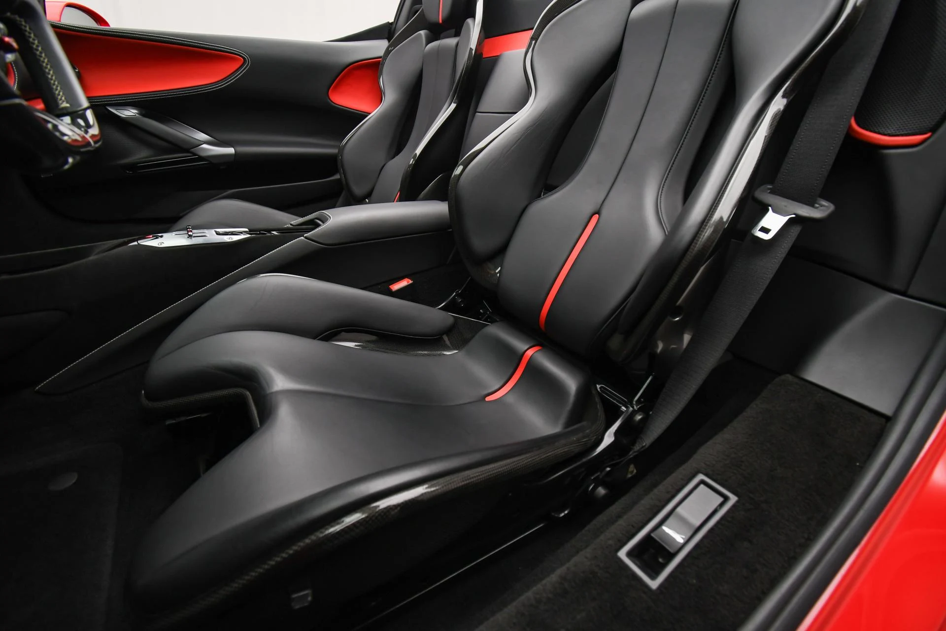 mph056_3091827127_Used_2022_Ferrari_SF_90_Spider_1753776265_32aecb1086
