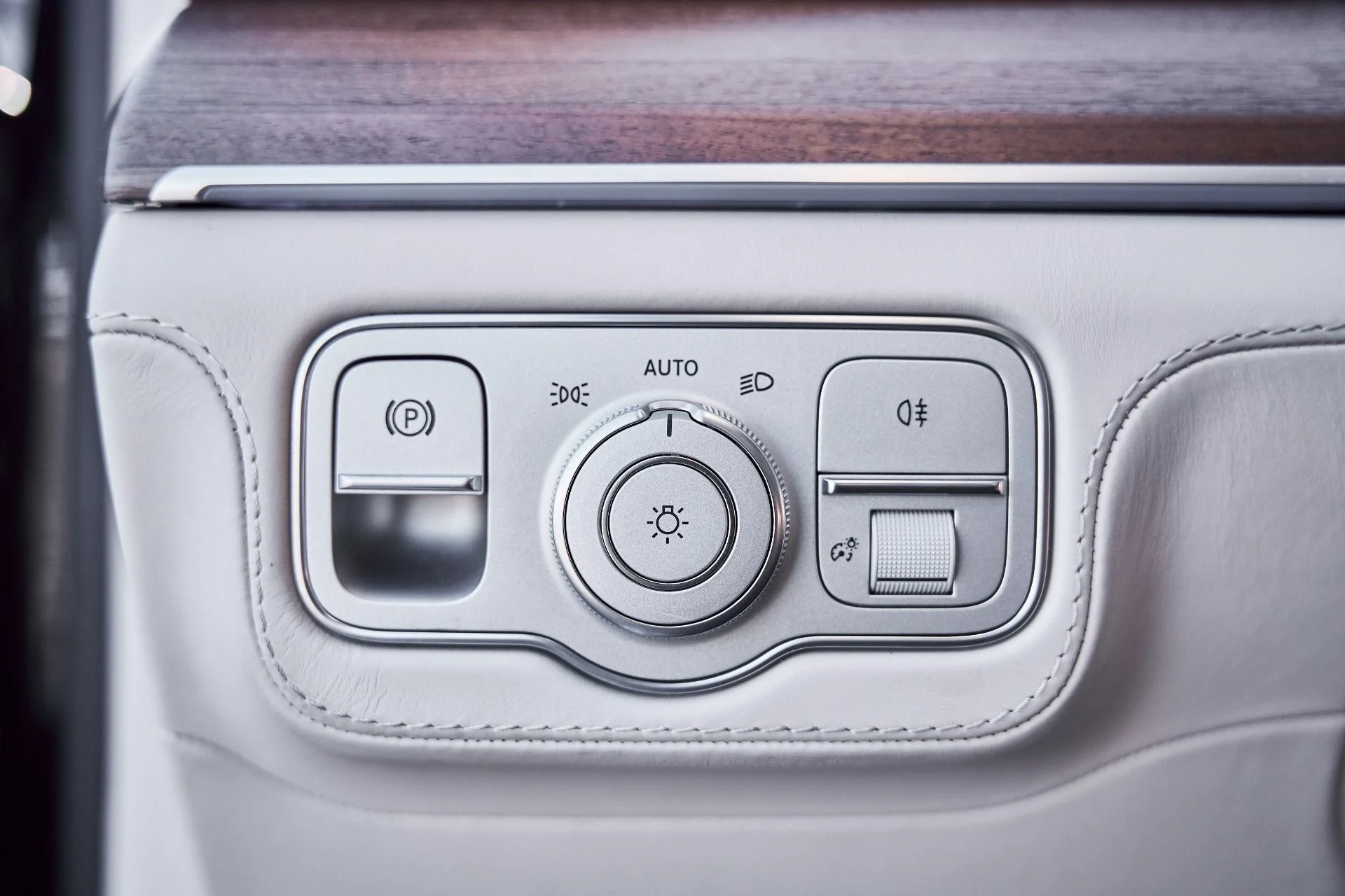 mph056_3093738917_Used_2024_Mercedes_Benz_GLS_Maybach_GLS_600_1776125696_ba40d0bf74