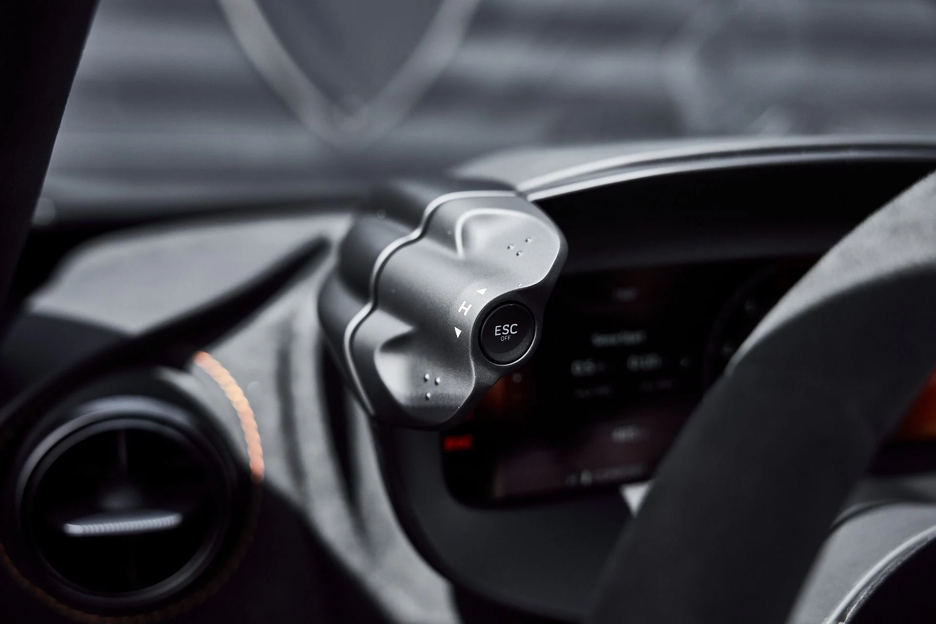 mph056_3102567923_Used_2025_Mc_Laren_750_S_1776907689_054ad8a433