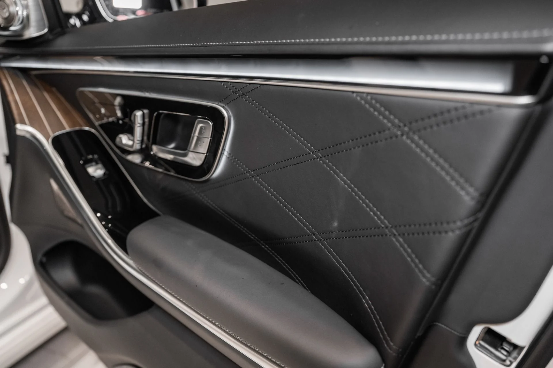 mph056_3115769283_Used_2023_Mercedes_Benz_S_Class_Maybach_S_680_1786120243_05bce7215c