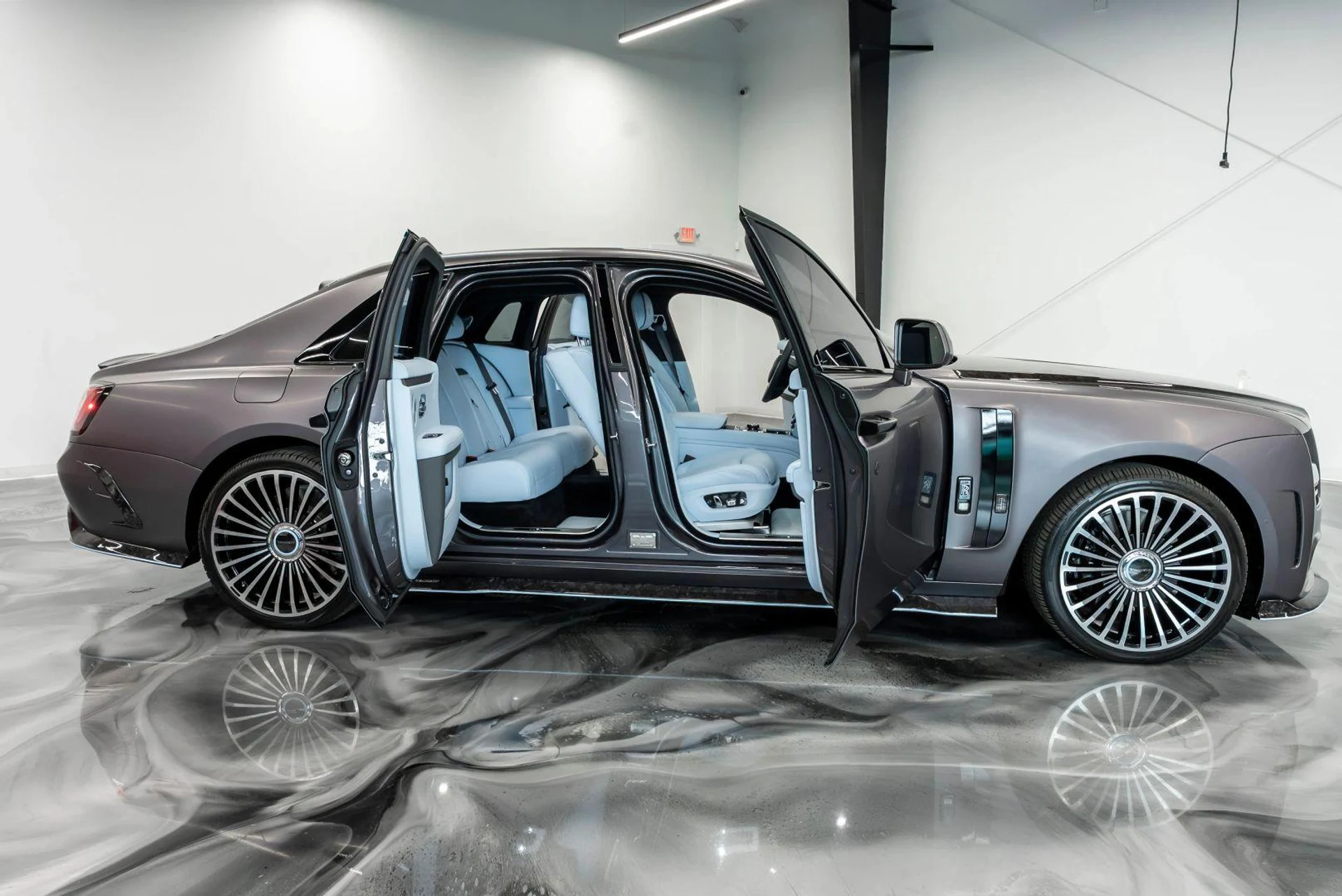 mph056_3136541736_Used_2022_Rolls_Royce_Ghost_Sedan_4_D_1783500969_b0ca9ed36d
