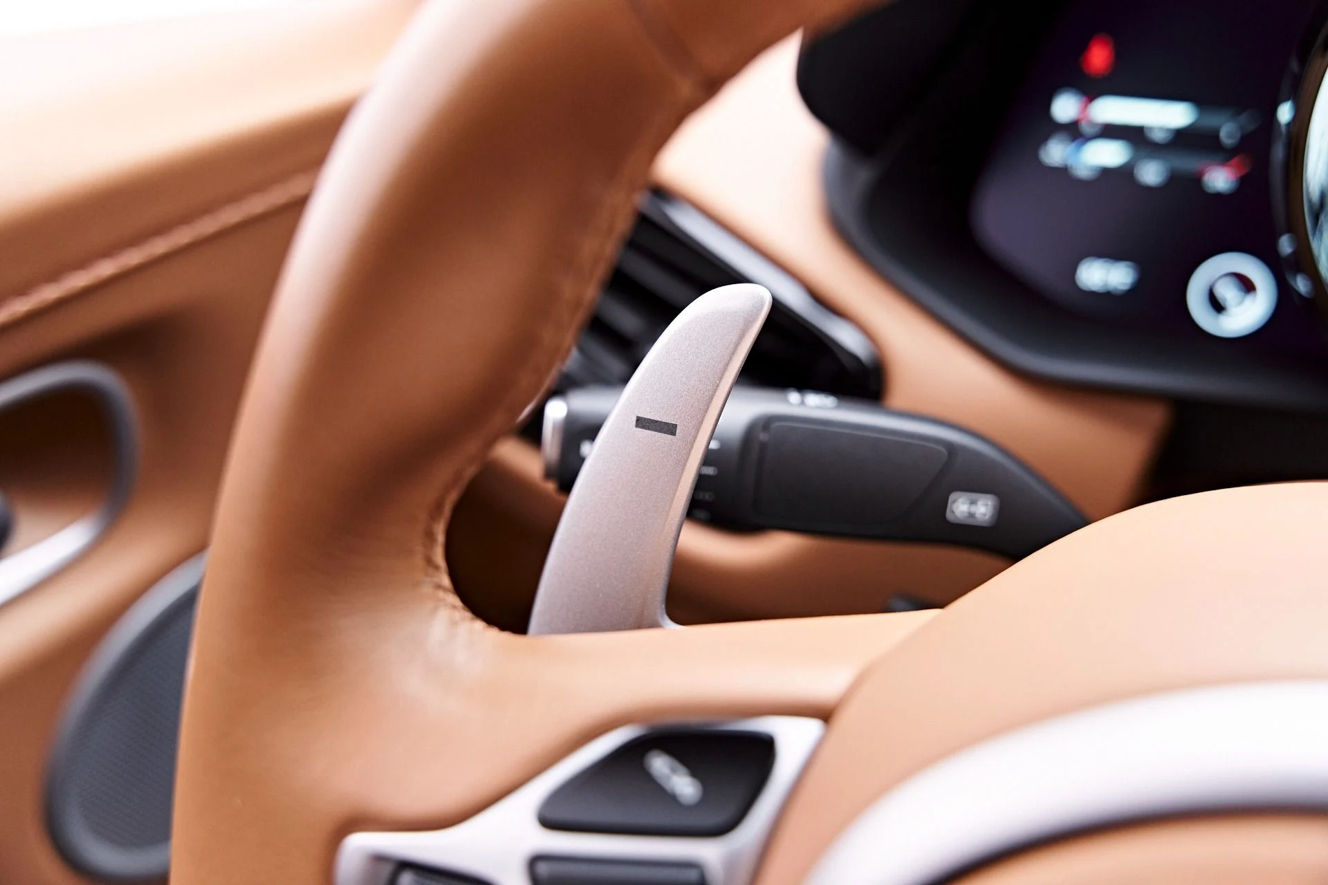 mph056_3149758705_Used_2020_Aston_Martin_Vantage_Base_1777504339_098262166c