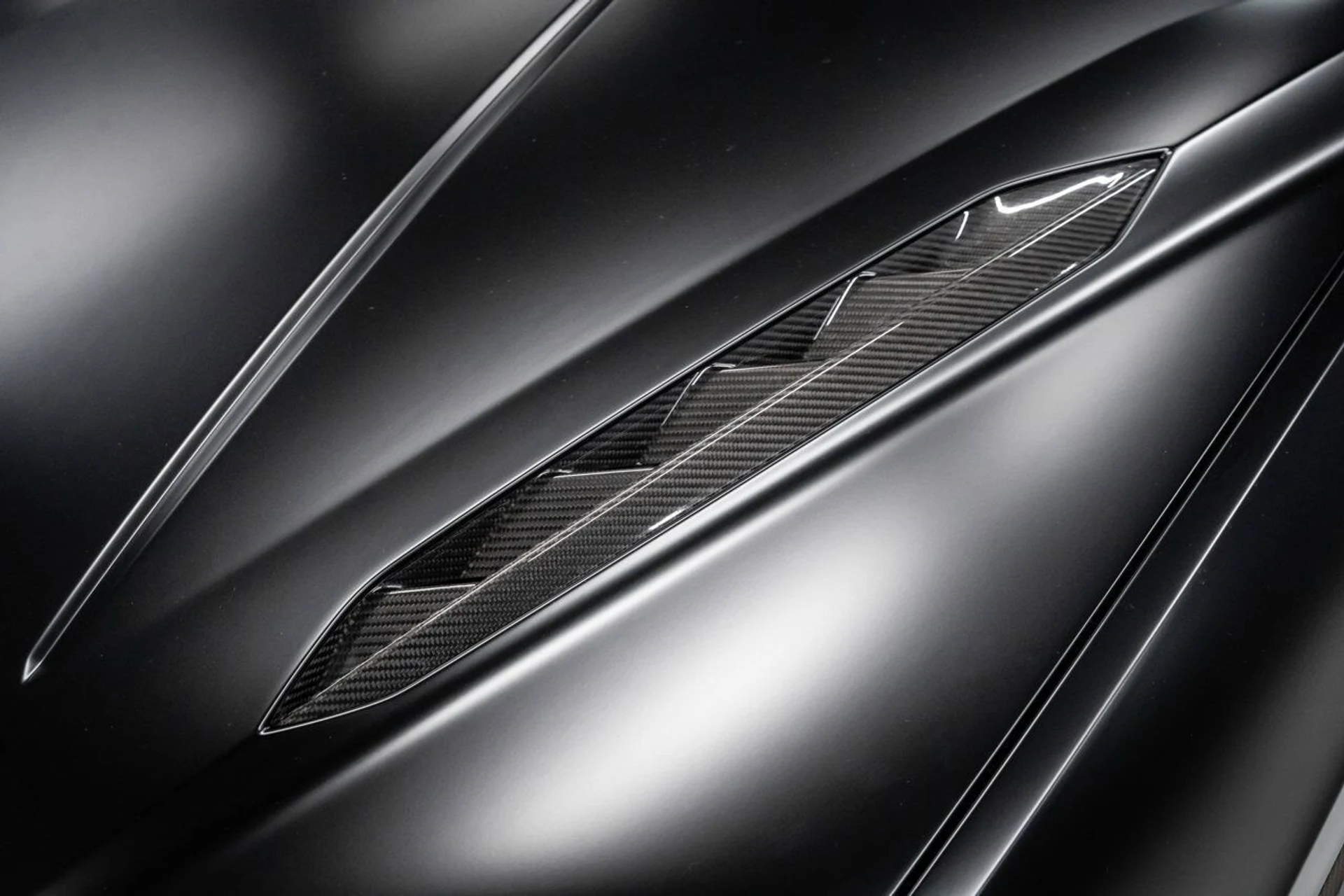 mph056_315083408_lamborghini_urus_2023_e65da13242