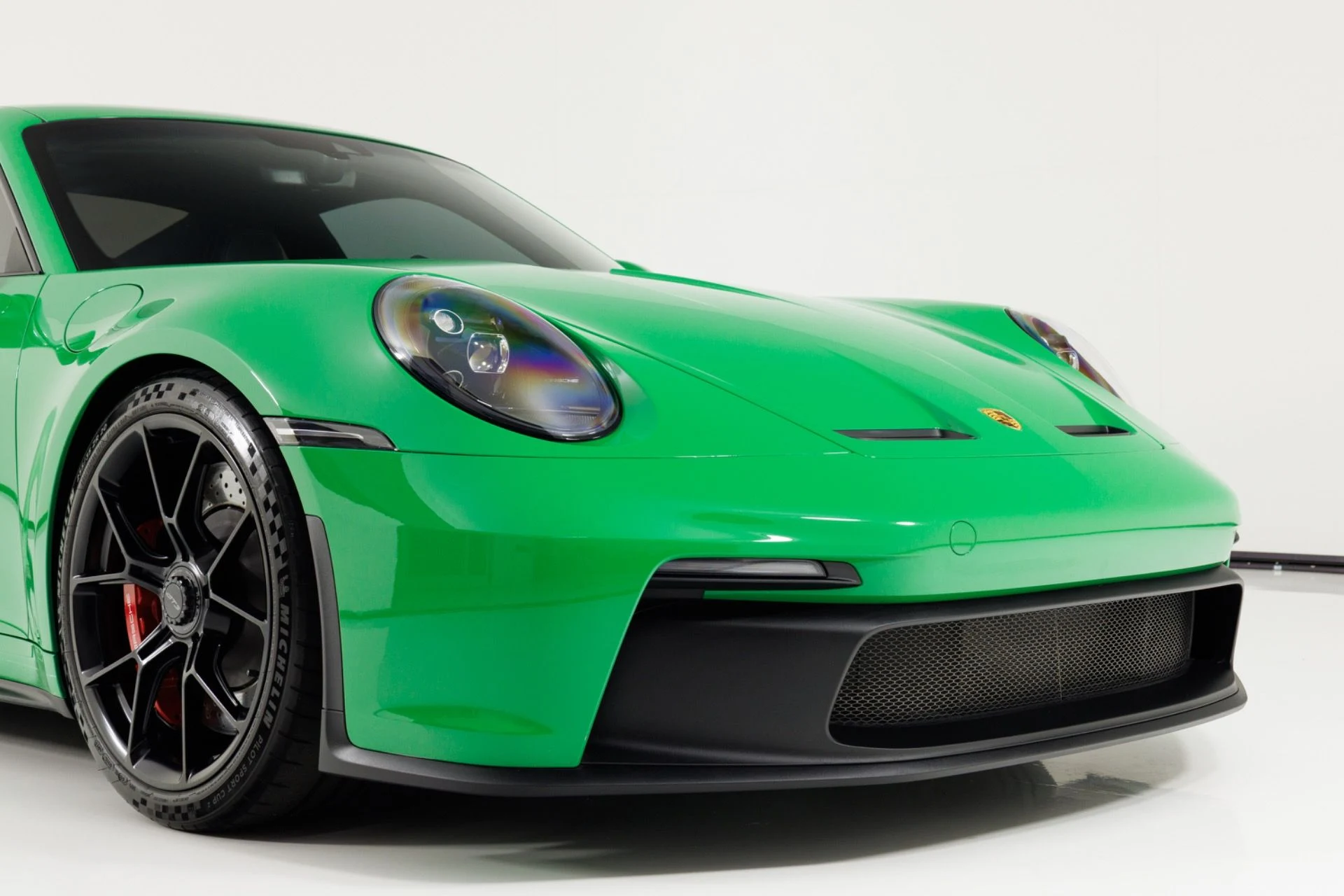 mph056_3170043894_Used_2022_Porsche_911_GT_3_1781204540_168ca5f8ae
