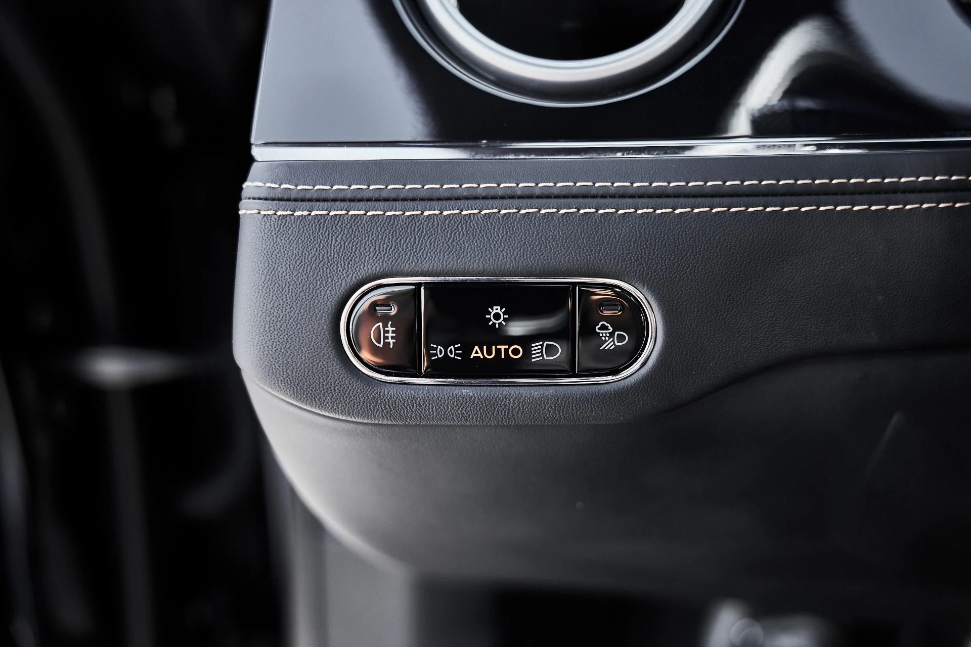 mph056_3186792857_Used_2024_Bentley_Flying_Spur_1782150728_3761d0a80c