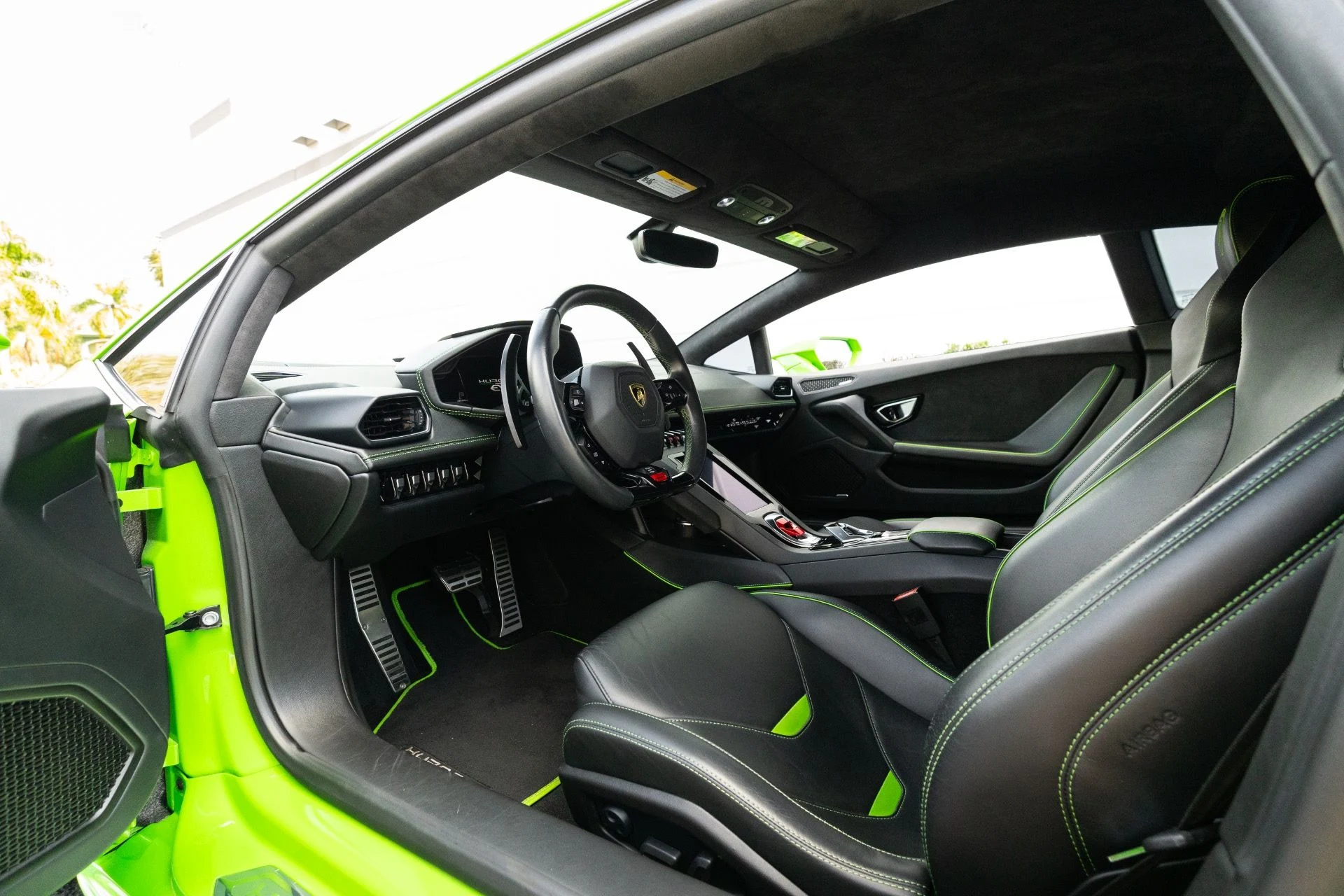 mph056_3189227592_Used_2020_Lamborghini_Huracan_EVO_1770872075_c6801a7754