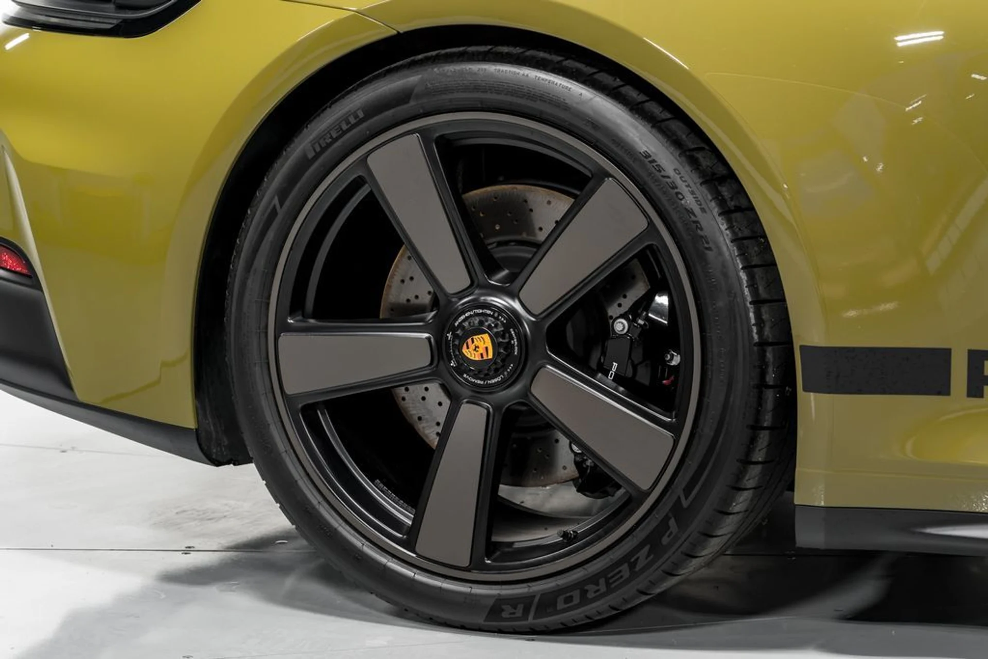 mph056_3193505796_fe8bdbc486eafd8d29d97879c6cabc7bx_6d210d2f8d