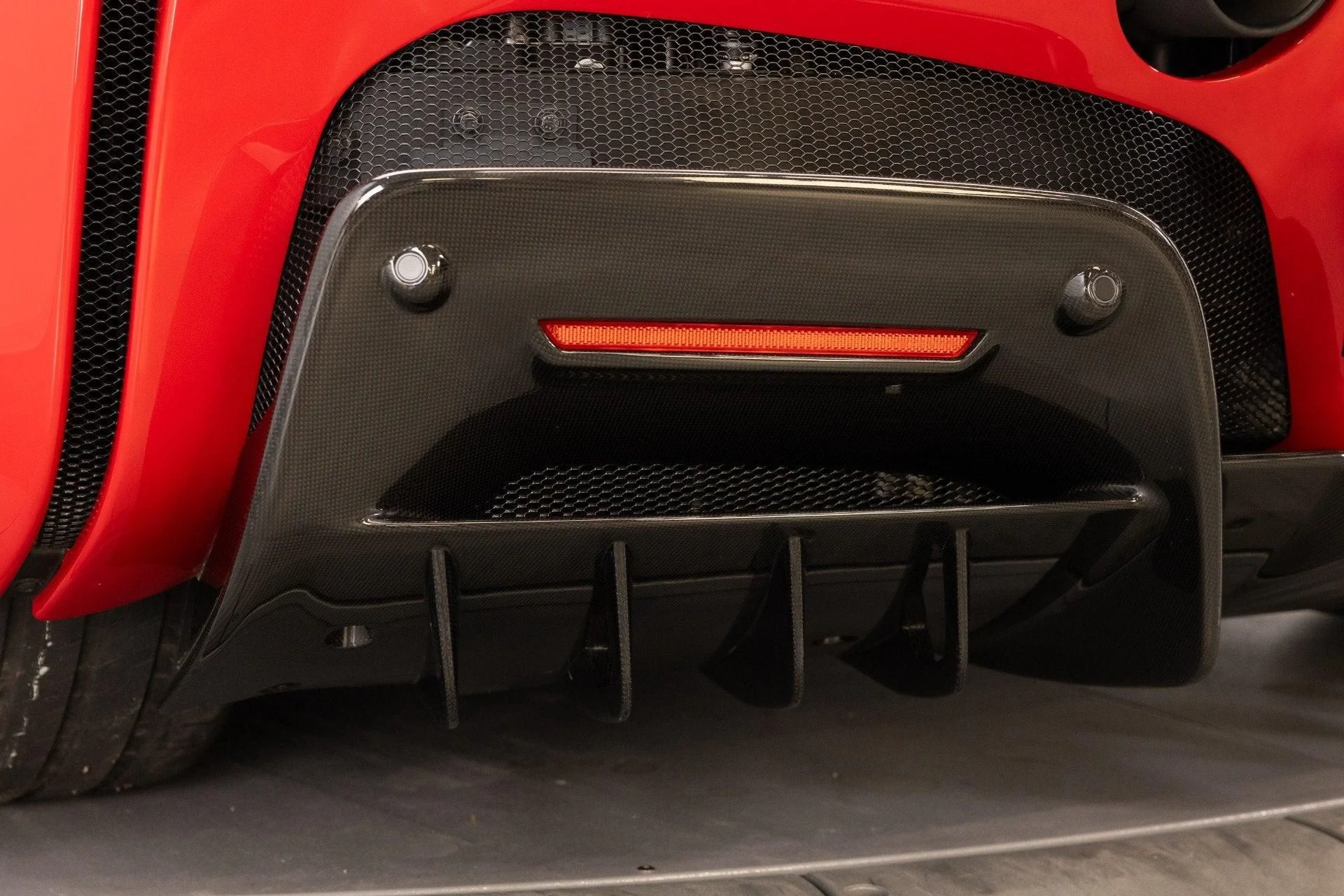 mph056_3224854728_Used_2022_Ferrari_SF_90_Spider_1788255988_f20adaead8