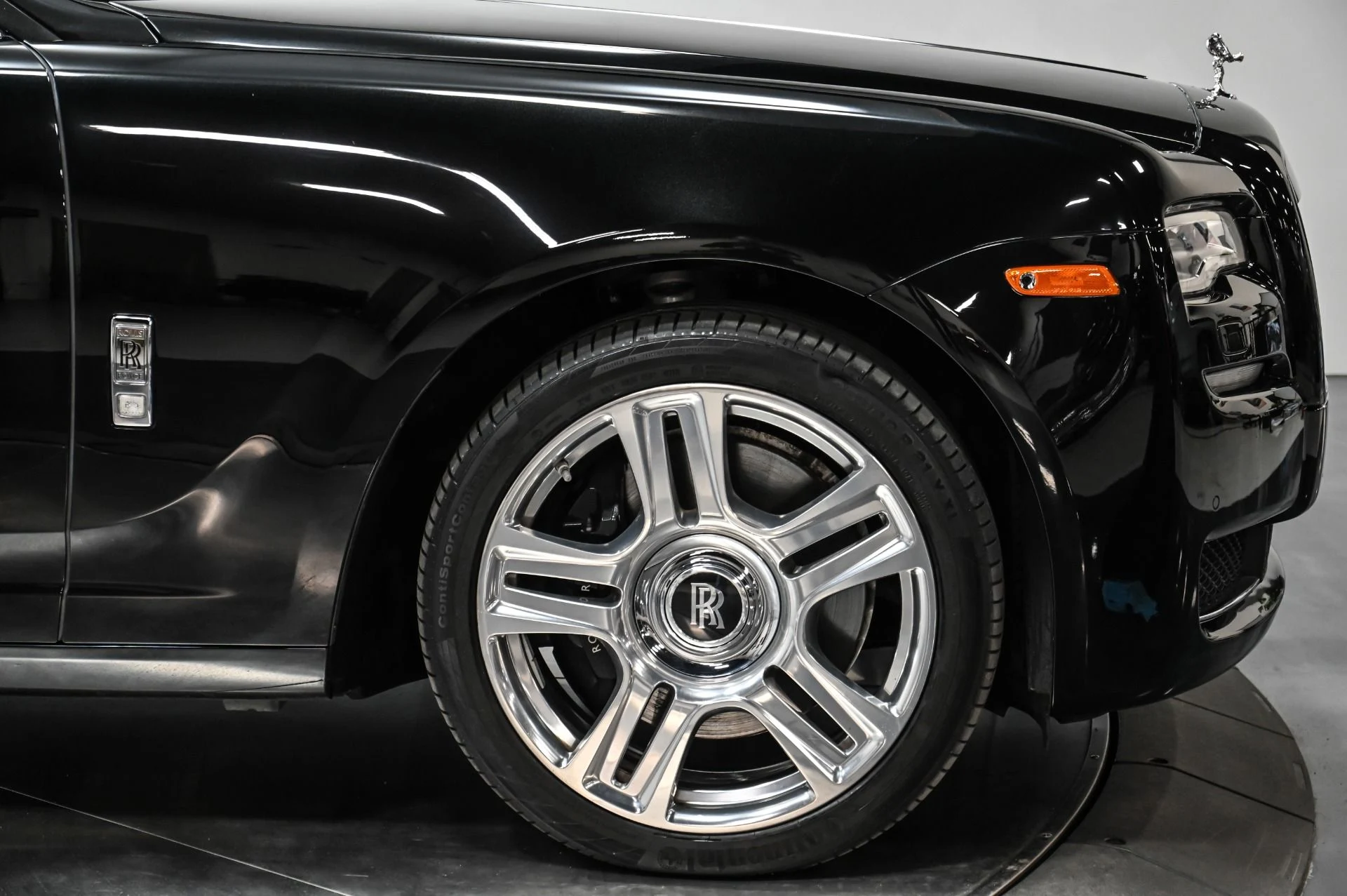 mph056_3246960049_Used_2015_Rolls_Royce_Ghost_Base_1723921602_0b4f8b7182