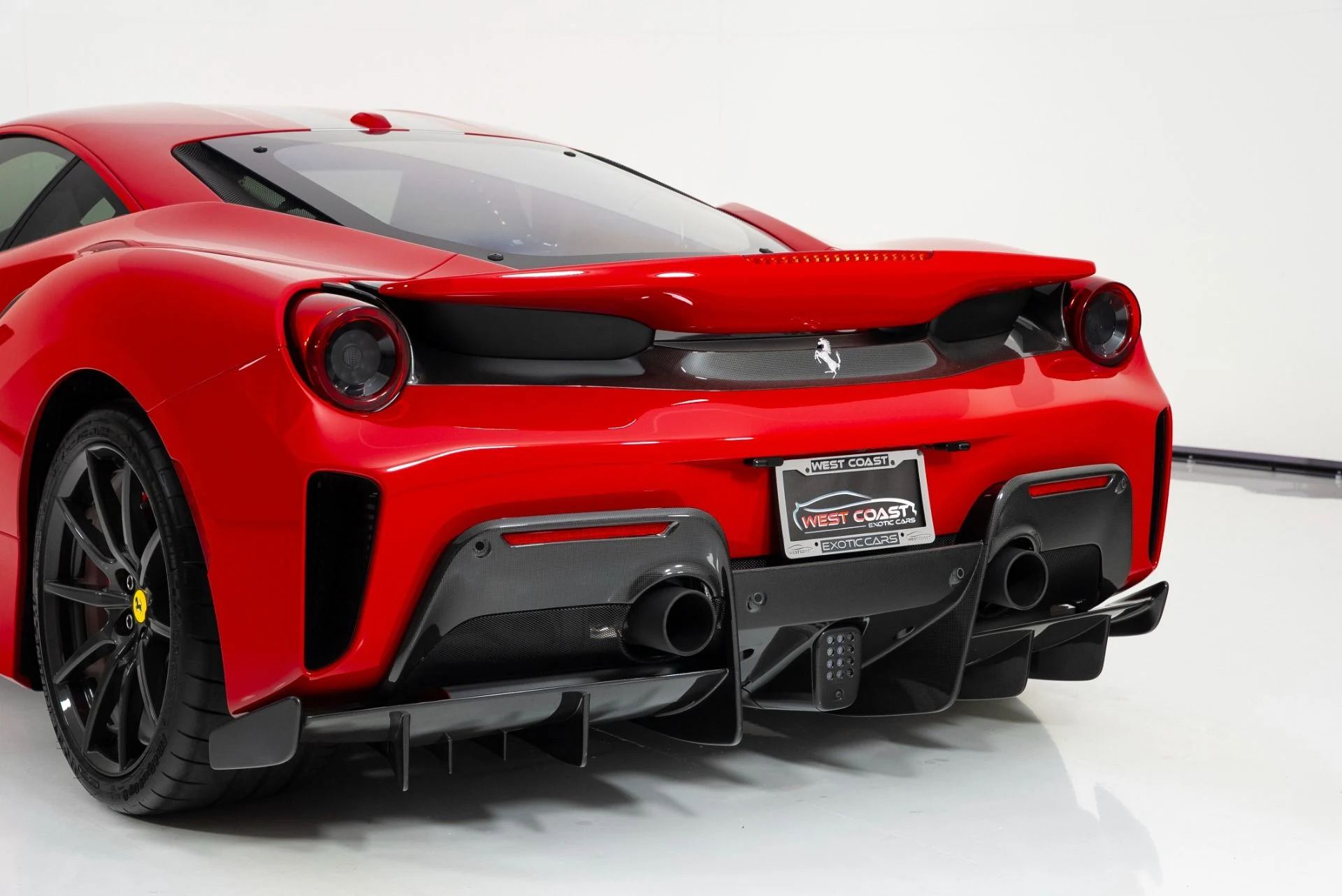 mph056_3247722066_Used_2019_Ferrari_488_Pista_1760379304_8396243b31