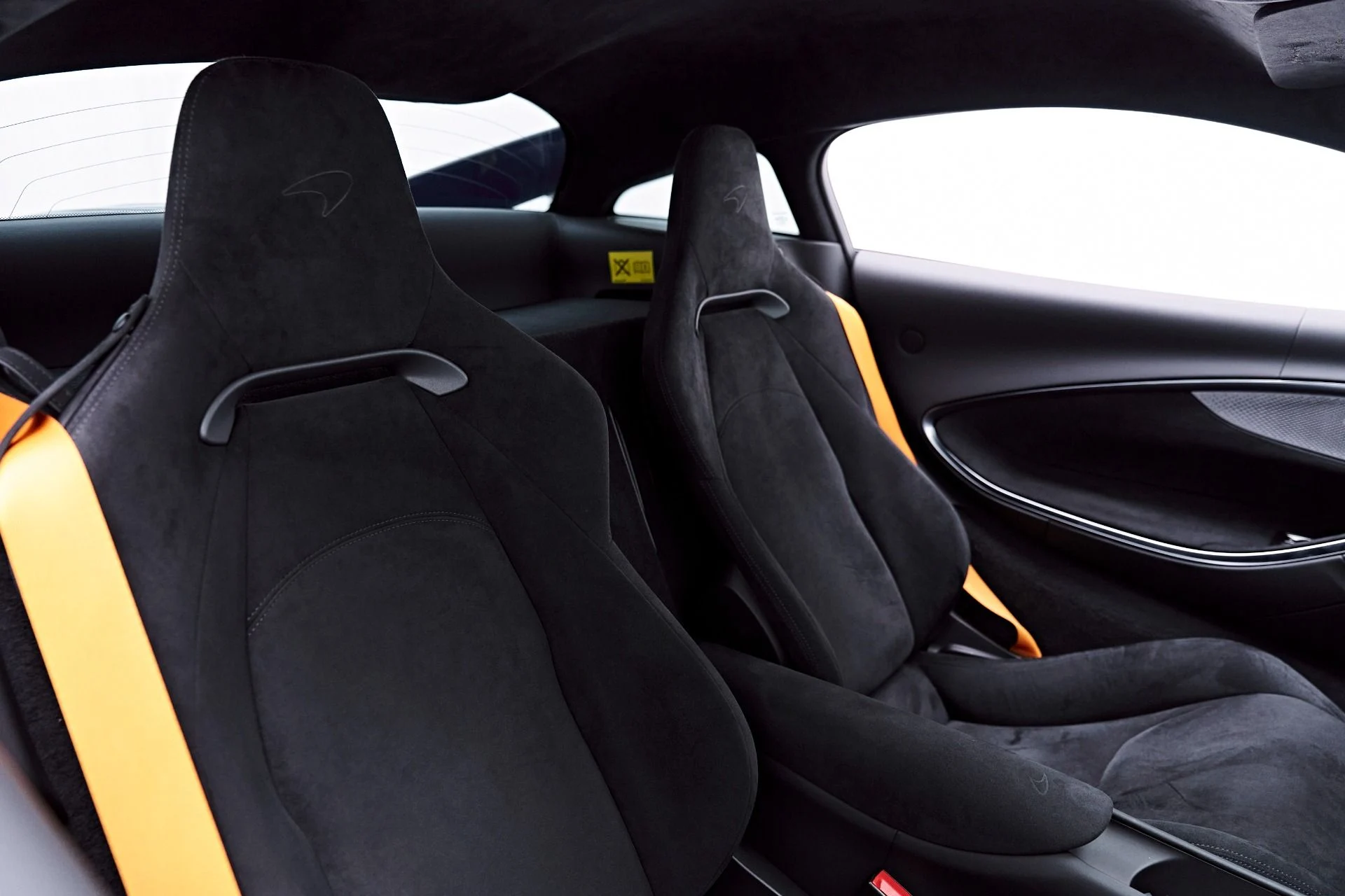 mph056_3254480489_Used_2026_Mc_Laren_Artura_Vision_1777507525_1e8ee0b01b