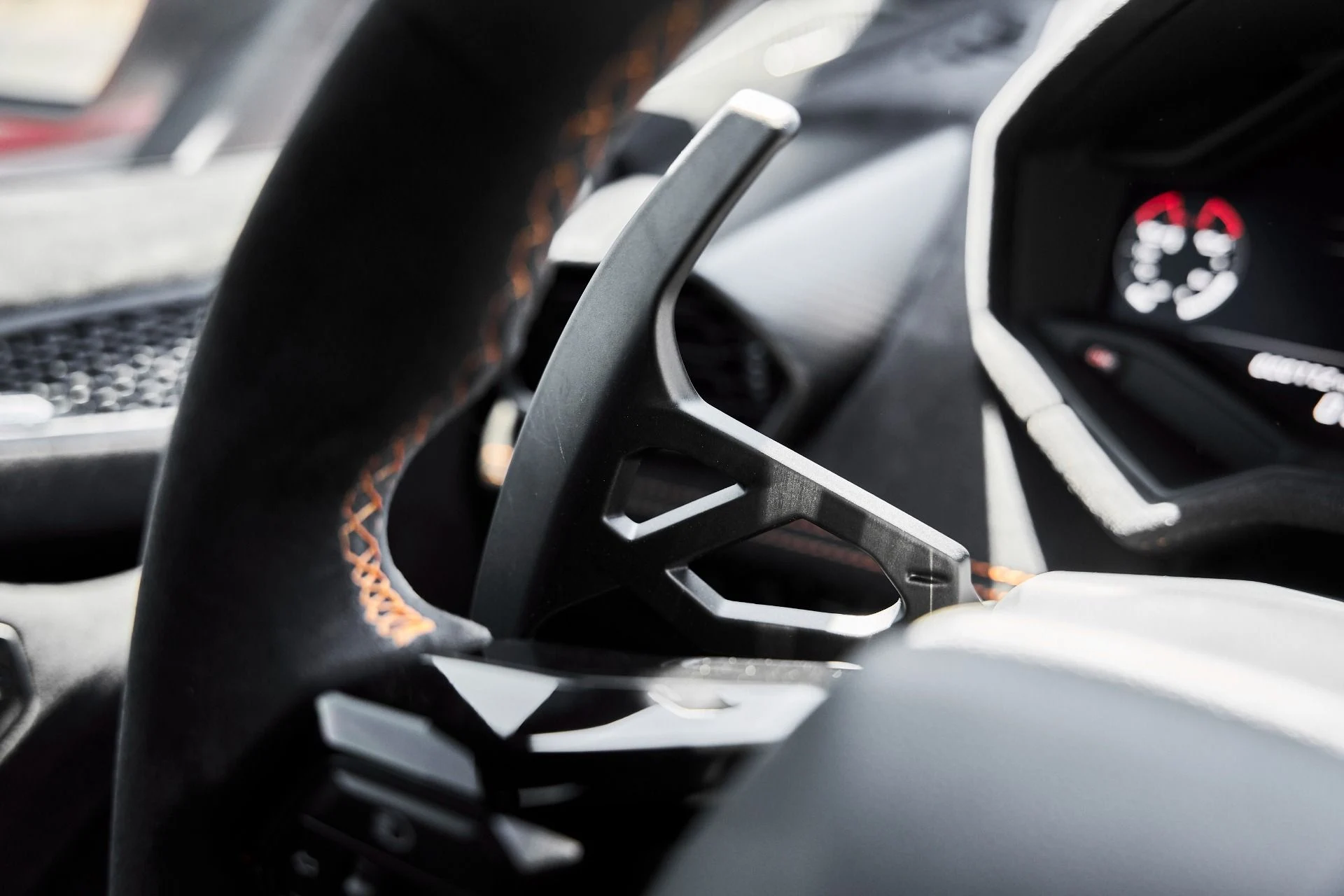 mph056_3260628382_Used_2023_Lamborghini_Huracan_Sterrato_Base_1776823489_43b80f3759