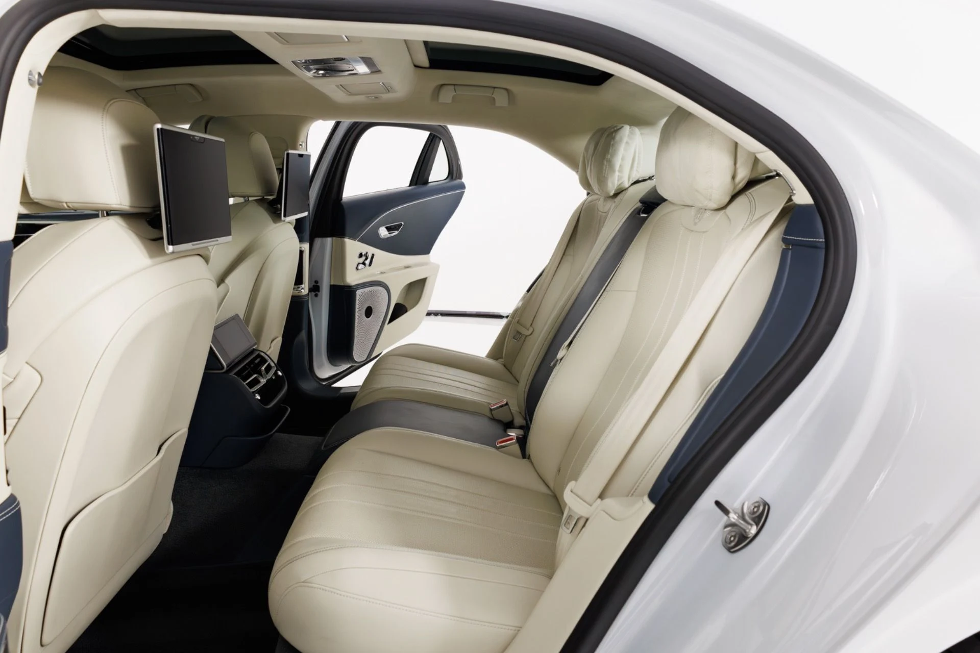 mph056_326591998_Used_2020_Bentley_Flying_Spur_W12_1776899563_8c21deb671