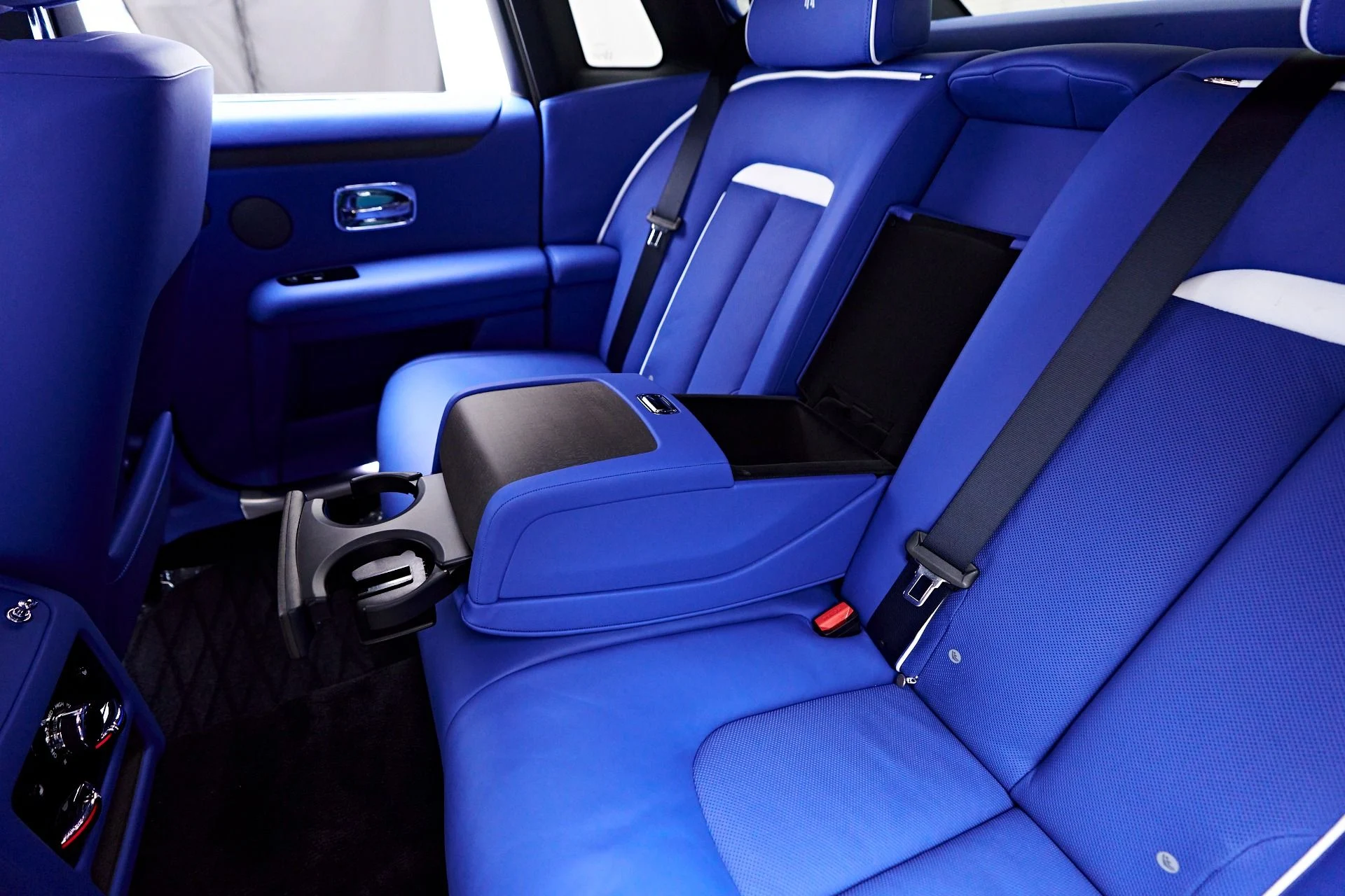 mph056_3275015888_Used_2024_Rolls_Royce_Ghost_Base_1757190852_c37783cc62