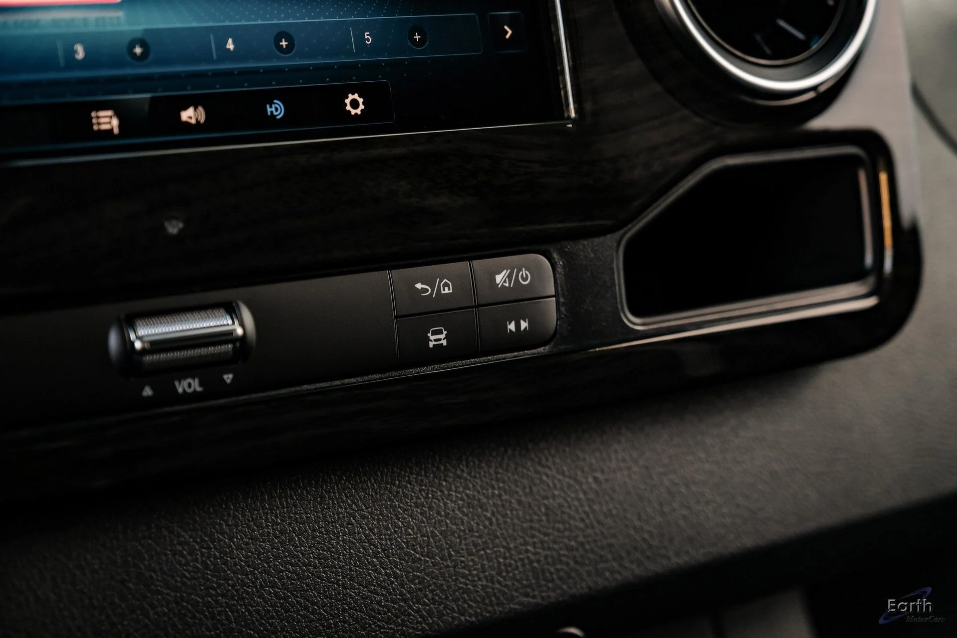 mph056_328340070_7a613a1e0c0e7e3fa59d2020953e0aecx_a23ccf412a